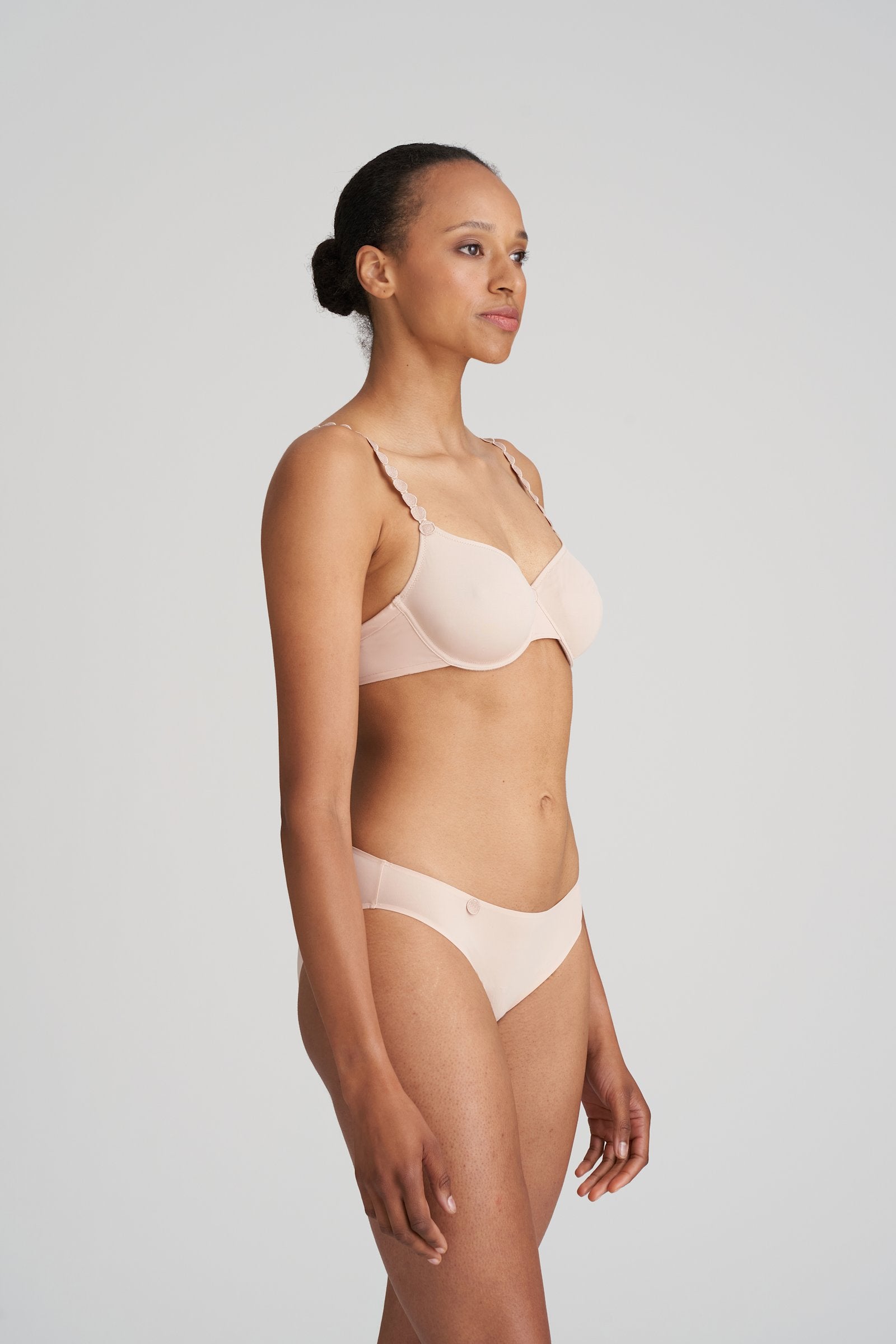 Marie Jo Tom Full Cup Bra styled on model in Caffé Latte