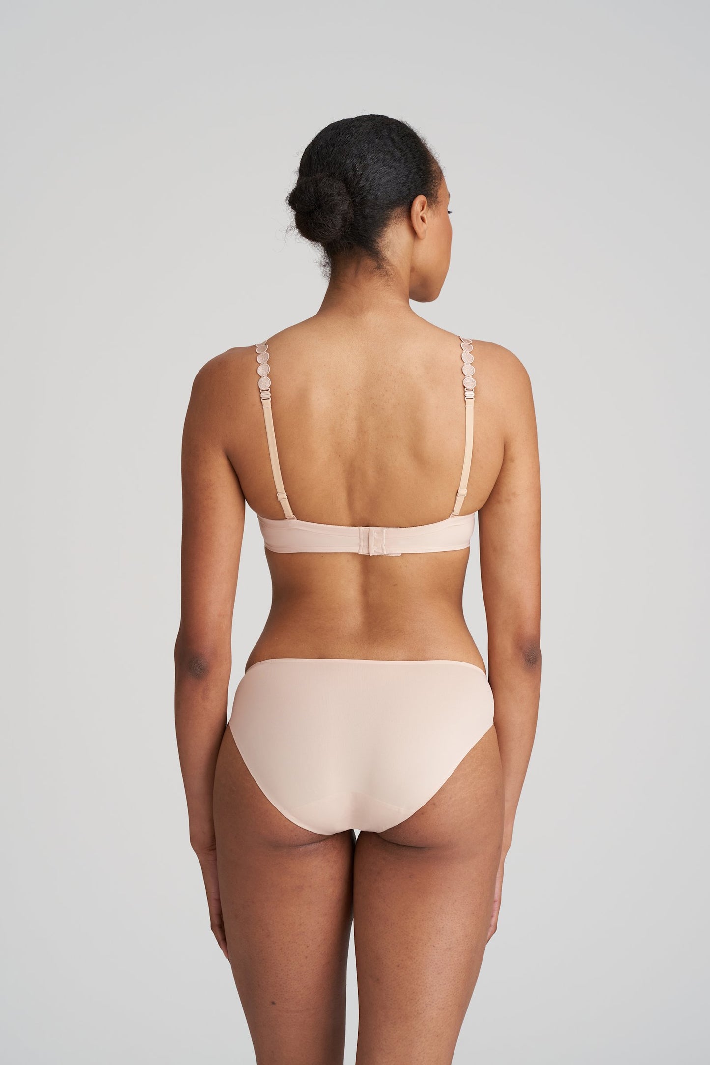 Marie Jo Tom Full Cup Bra styled on model in Caffé Latte