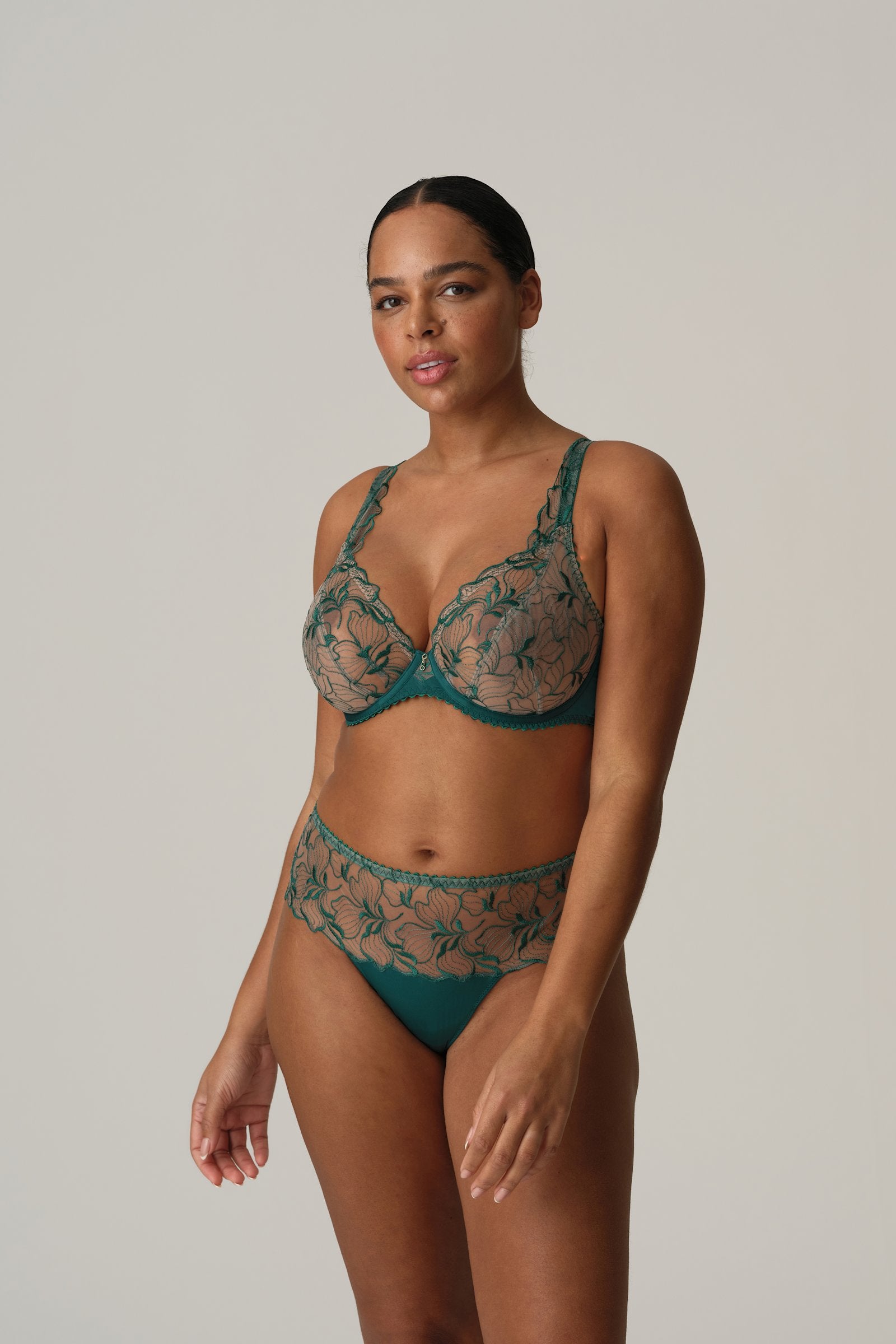 PrimaDonna Springdale Plunge Bra on model in Jasper Green