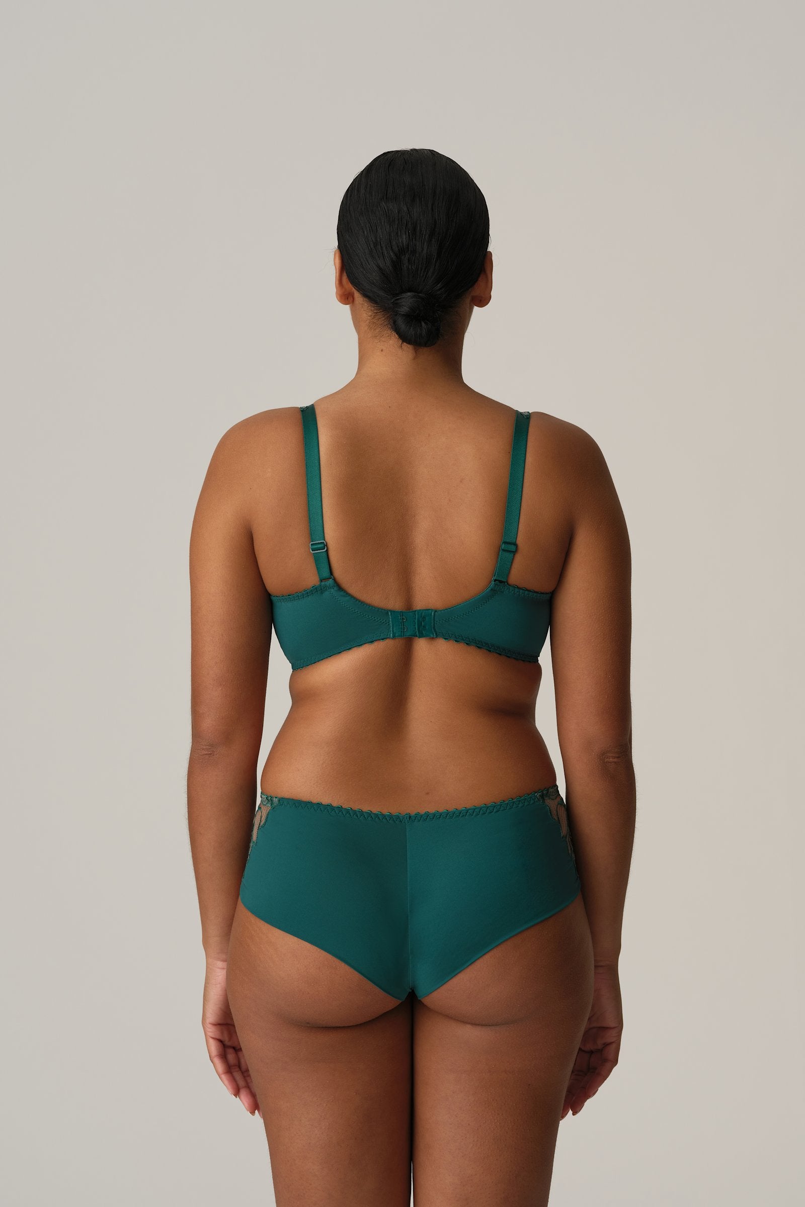 PrimaDonna Springdale Plunge Bra on model in Jasper Green