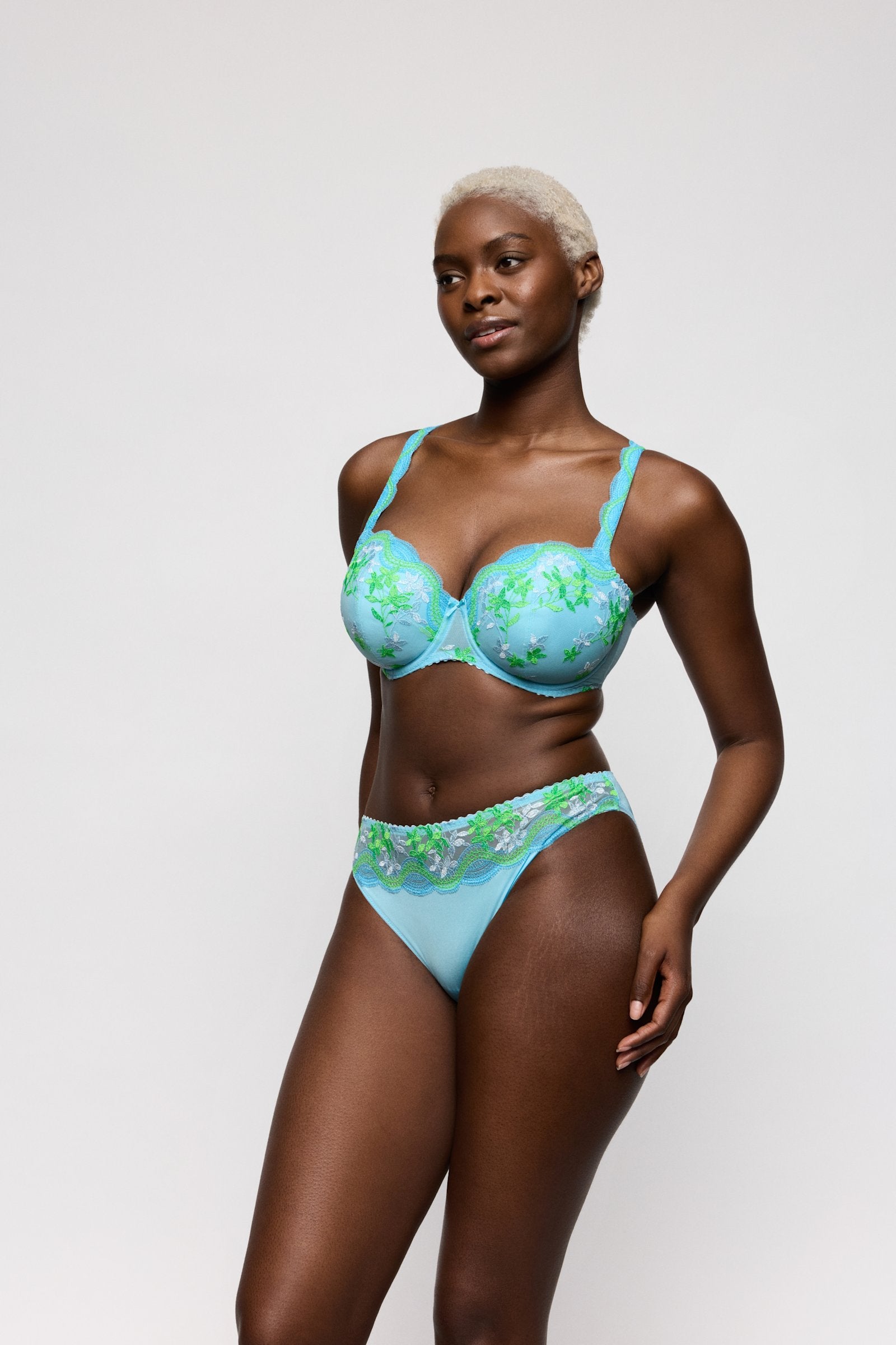 PrimaDonna Cala Luna Rio Brief on model in Ice Dream