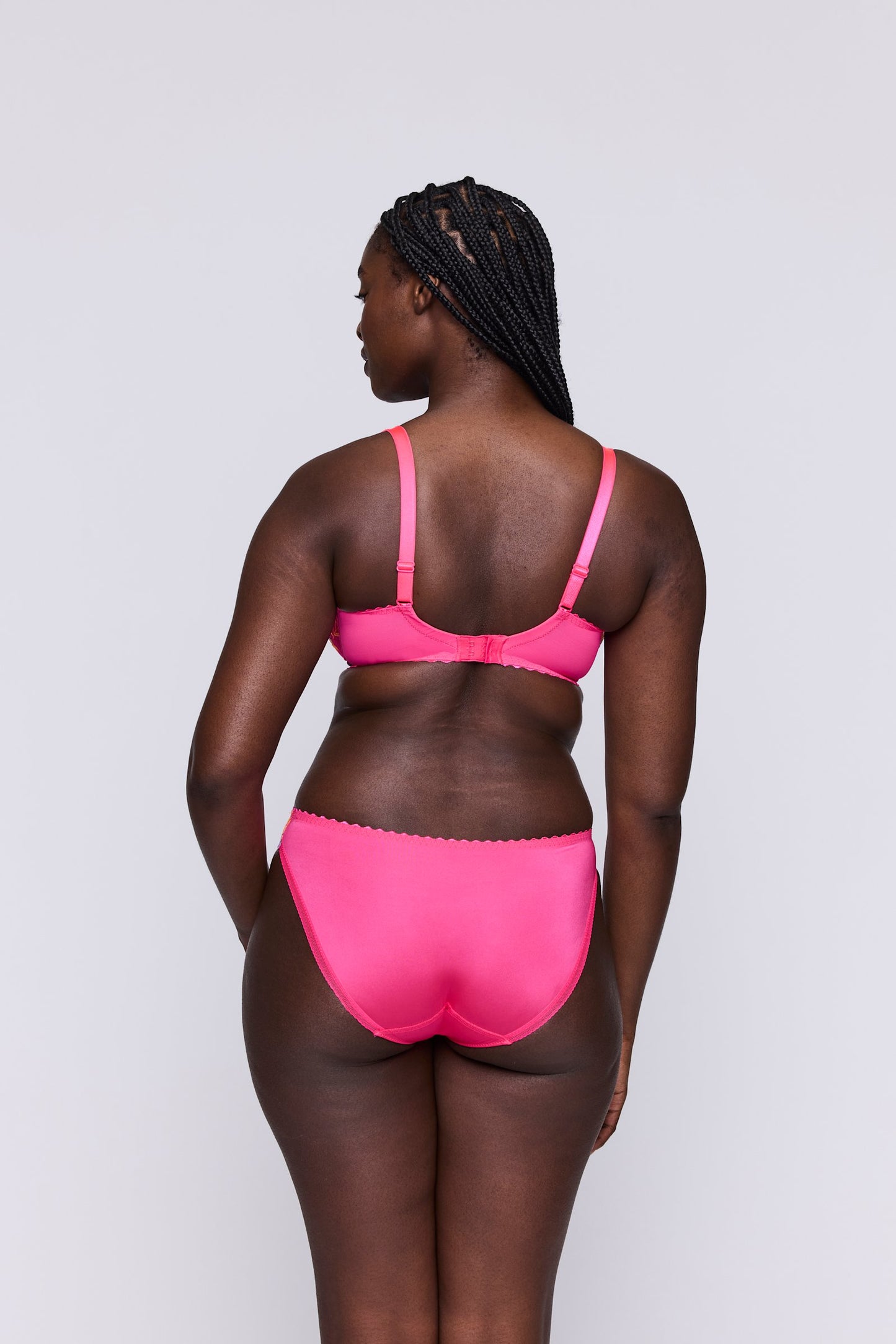 PrimaDonna Cala Luna Padded Balcony Bra on model in Blogger Pink