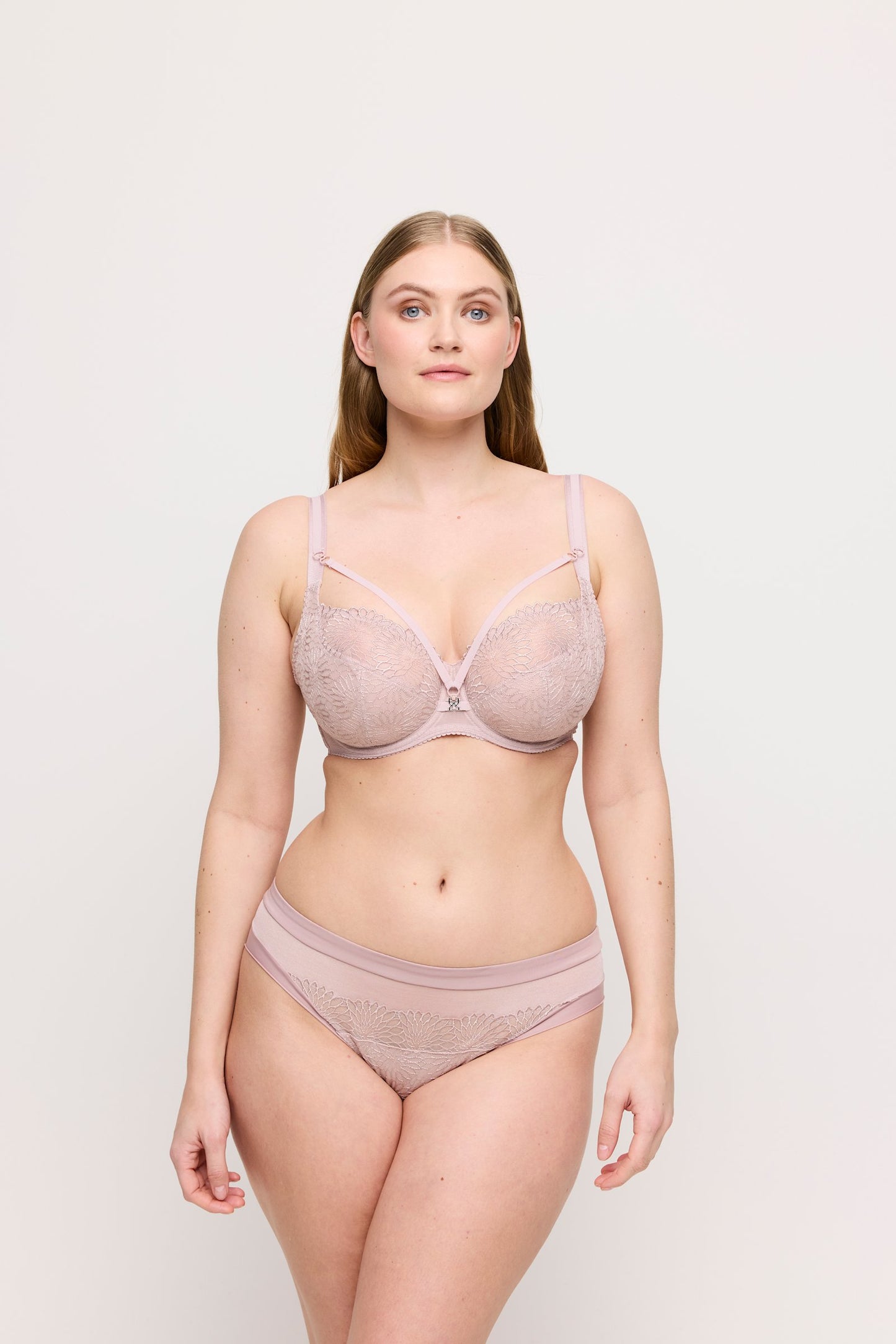 PrimaDonna Sophora Rio Brief on model in Bois de Rose