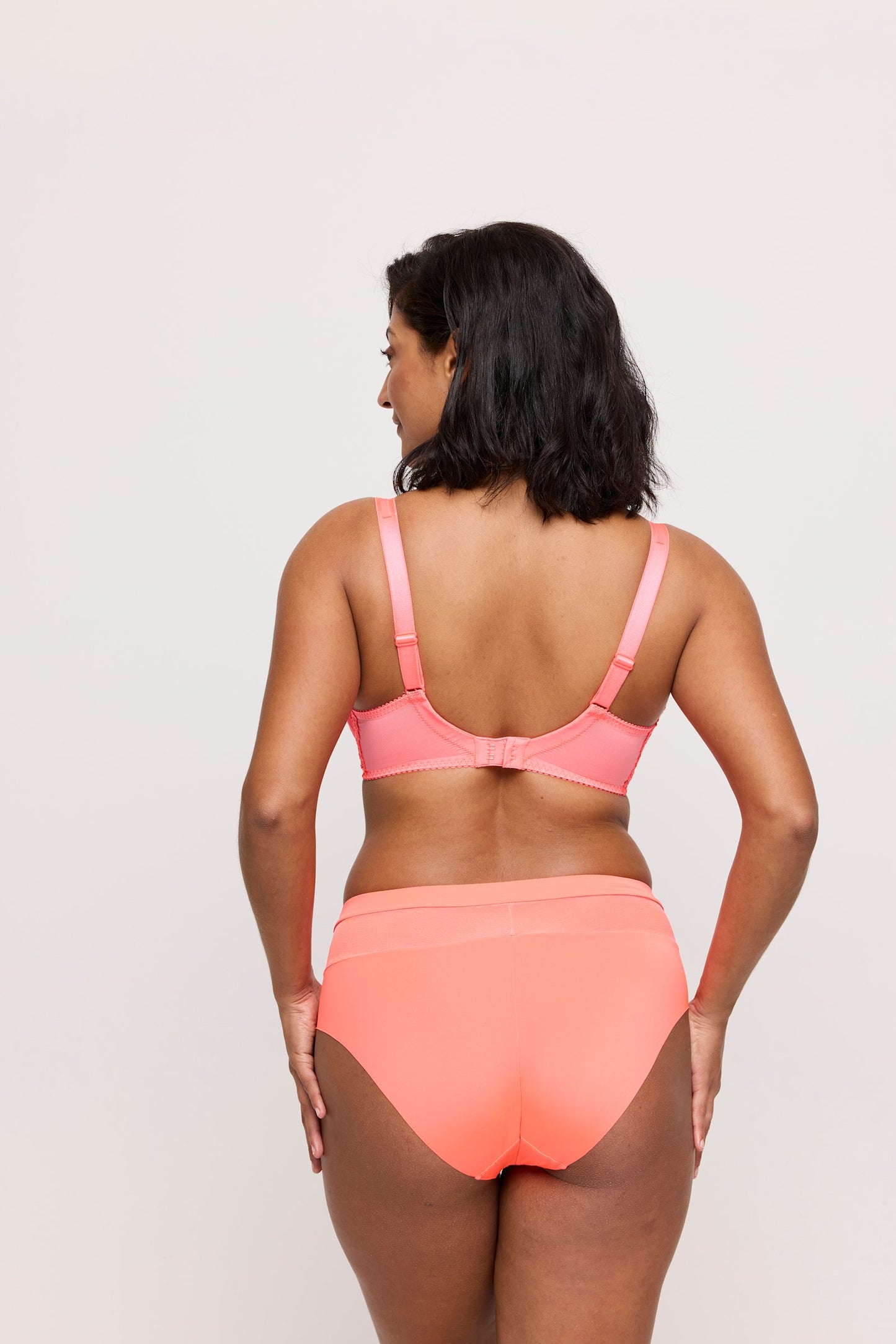 PrimaDonna Sophora Full Brief on model in Spritz