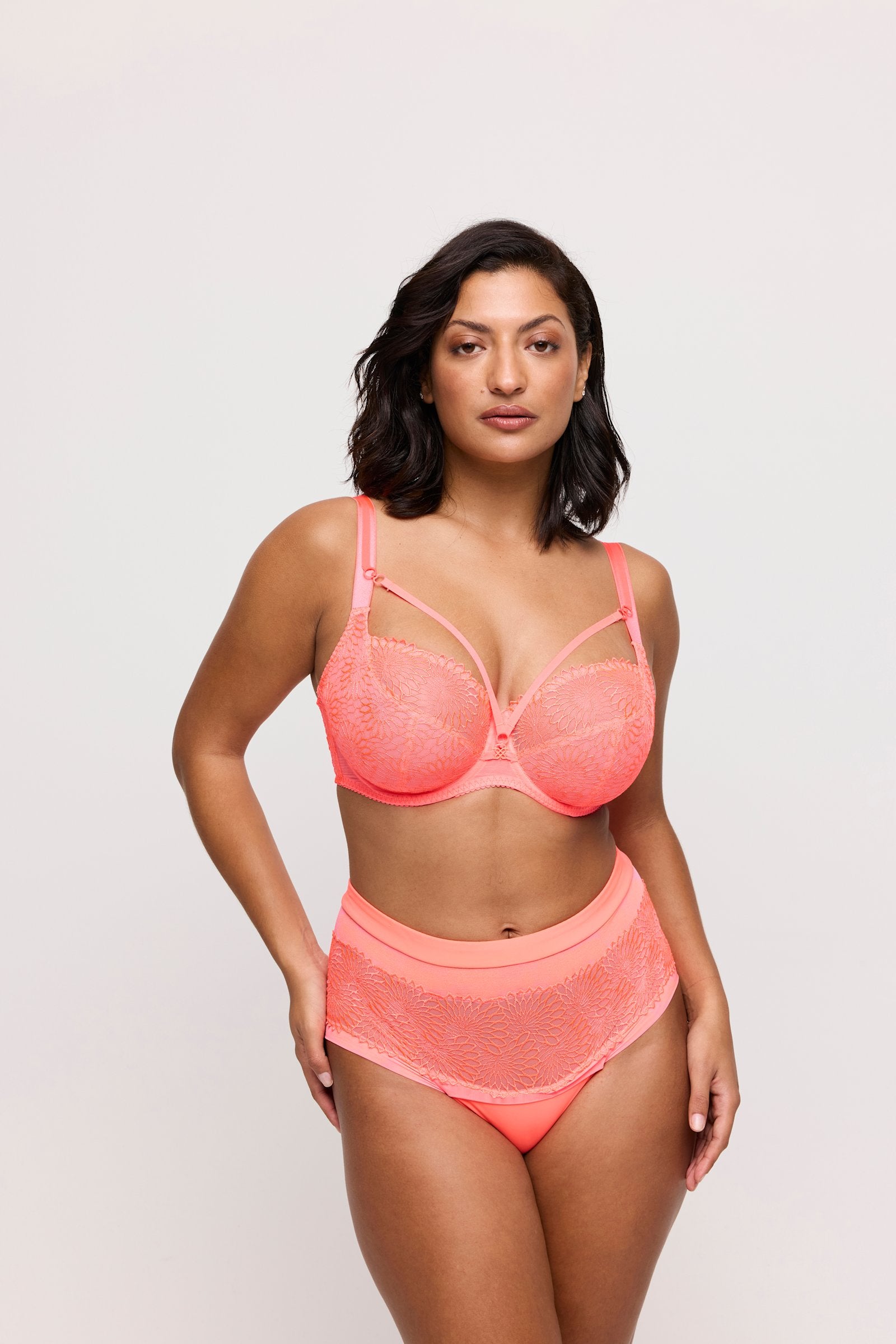 PrimaDonna Sophora Hotpant on model in Spritz