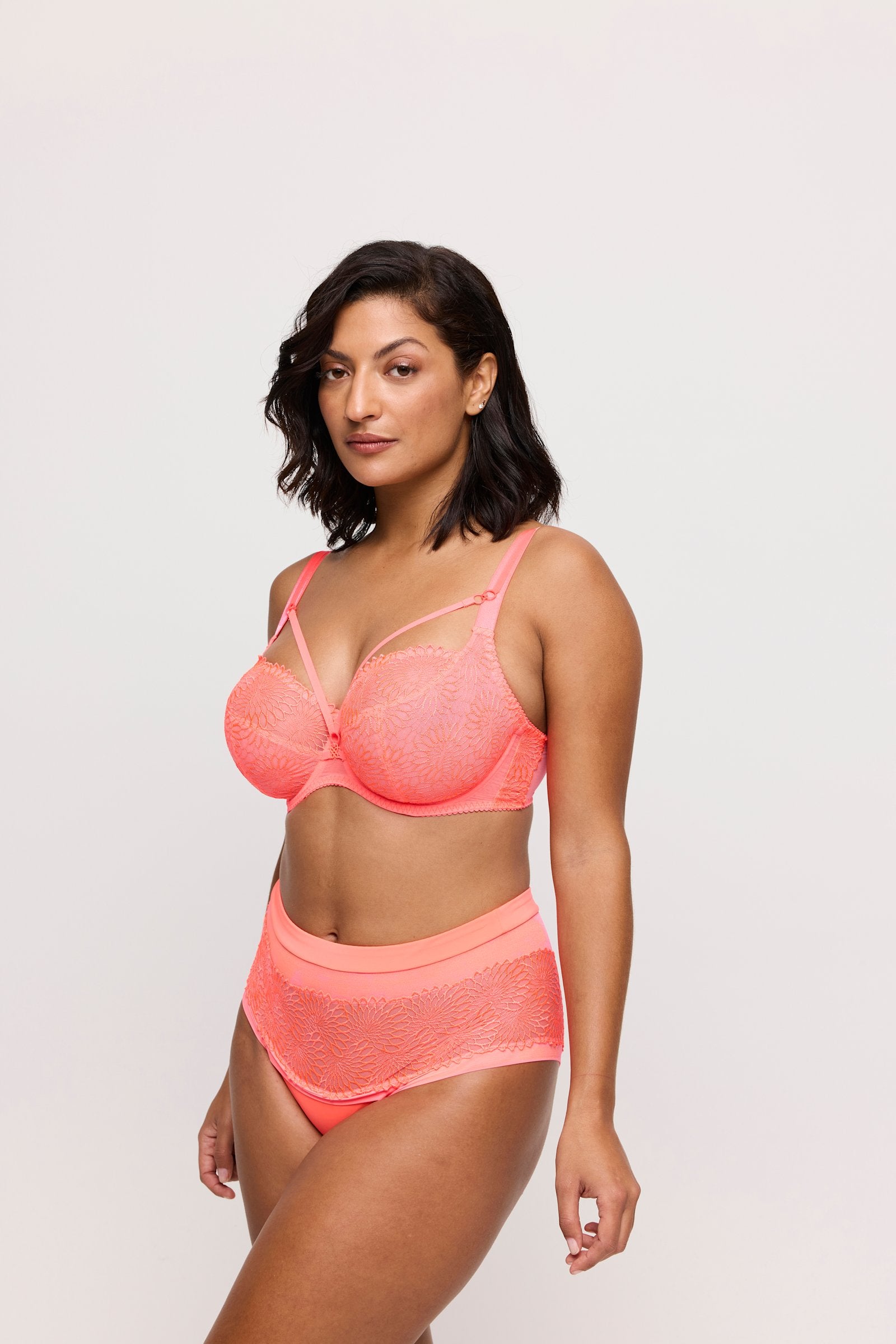 PrimaDonna Sophora Hotpant on model in Spritz