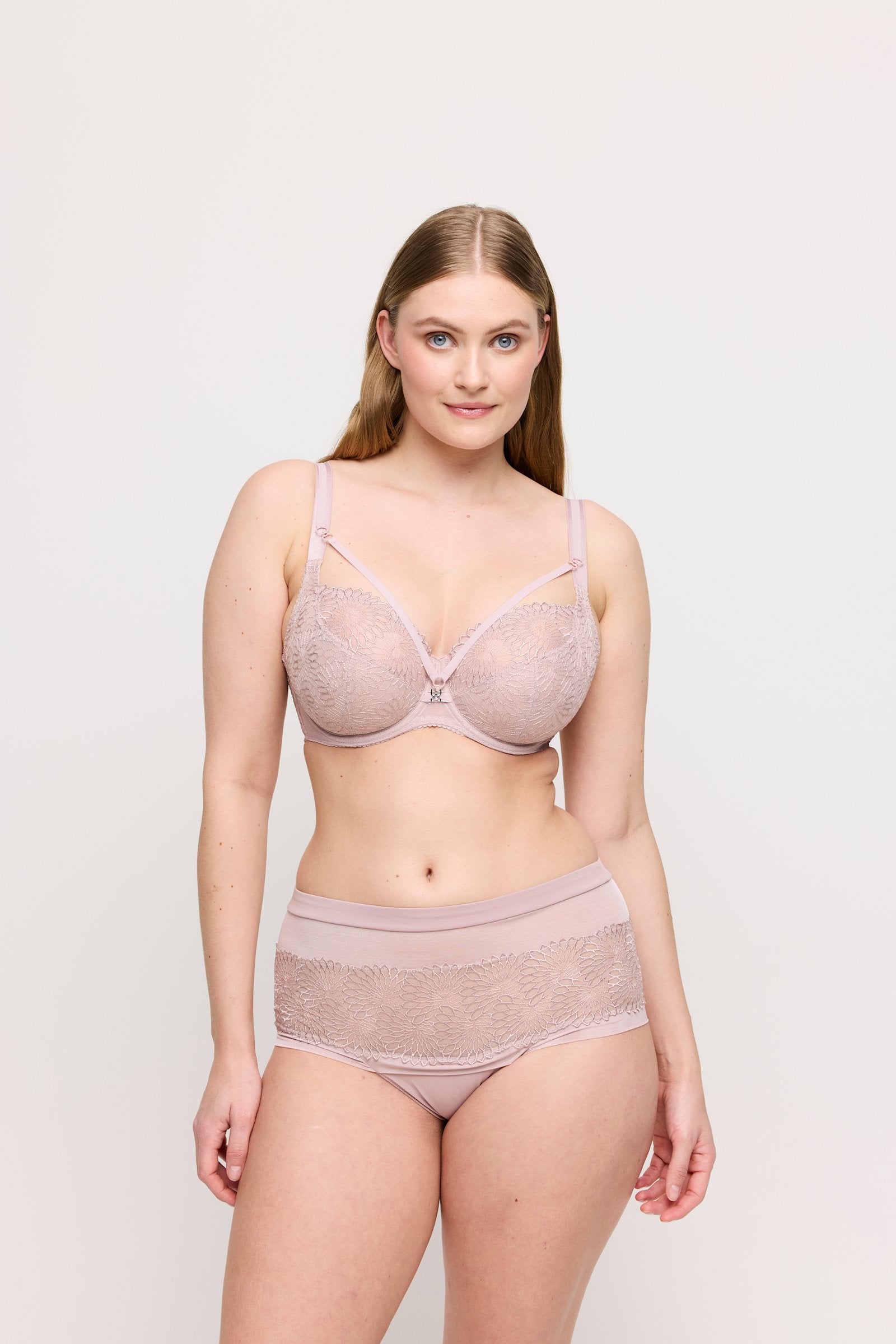 PrimaDonna Sophora Balcony Bra on model in Bois de Rose