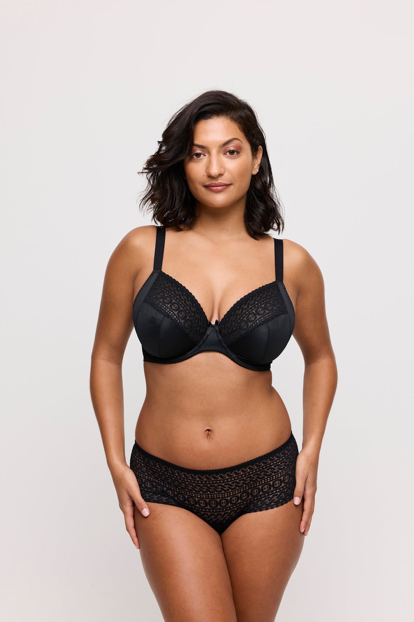 PrimaDonna Montara Luxury Thong on model in Black
