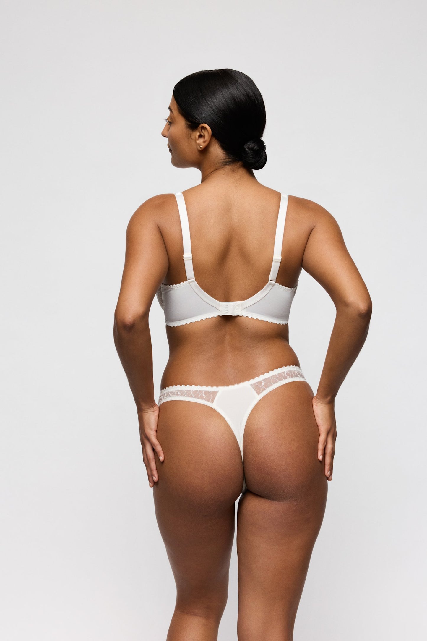 PrimaDonna Naica Thong on model in Natural