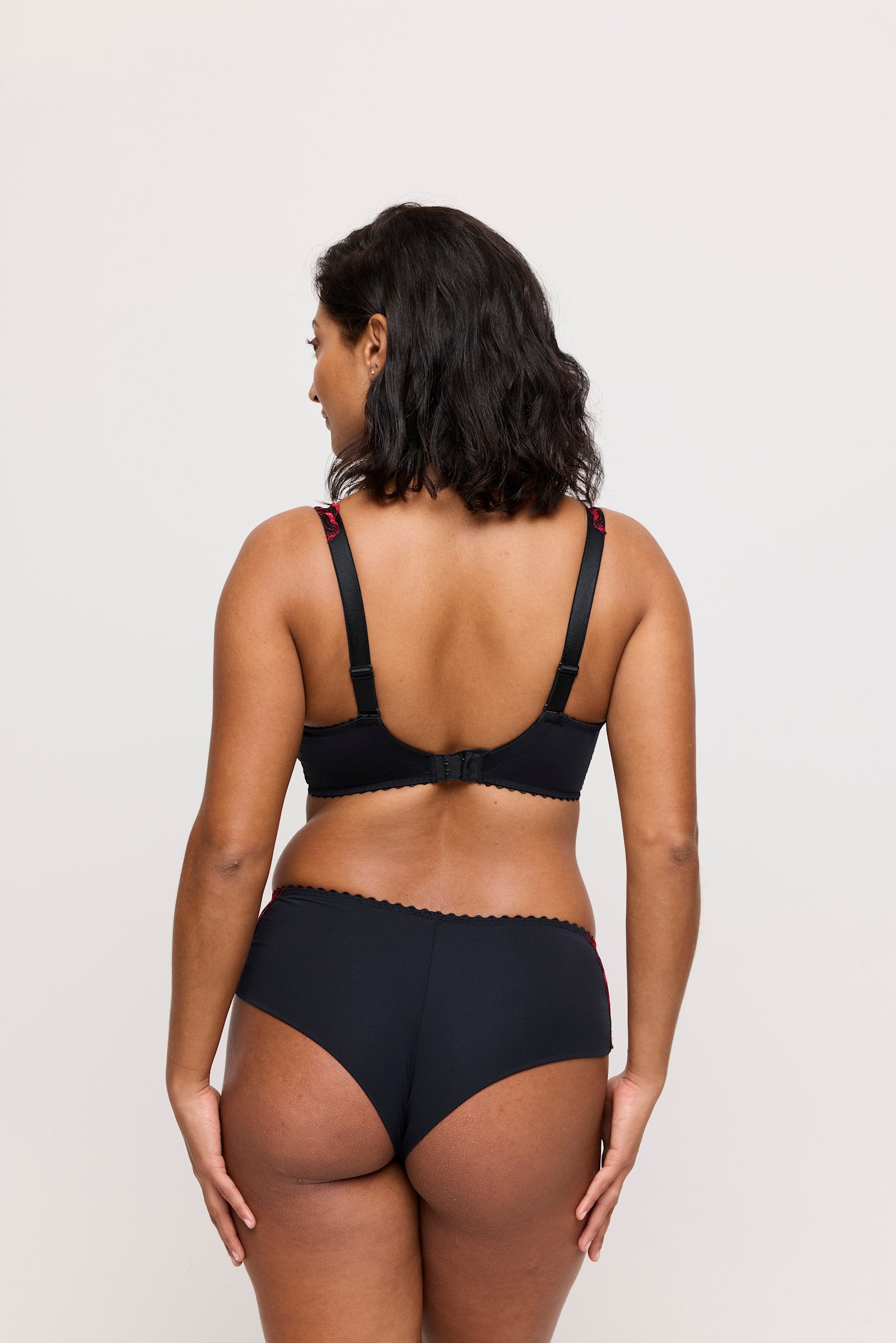 PrimaDonna Springdale Plunge Bra on model in Black Rose