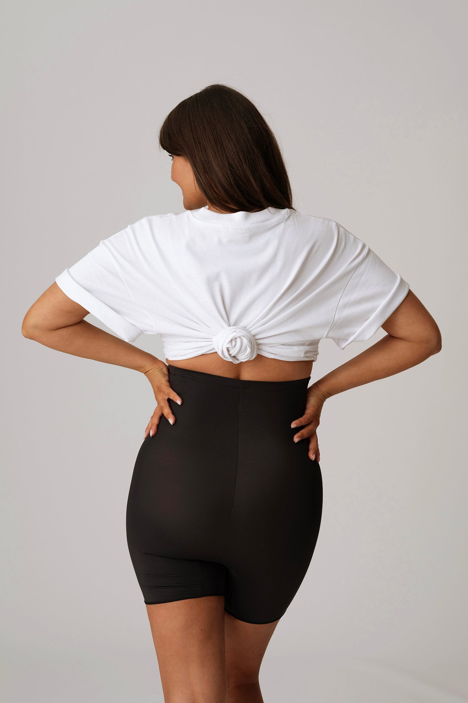 PrimaDonna Perle Shapewear Long-Leg Shaper on model in Charcoal
