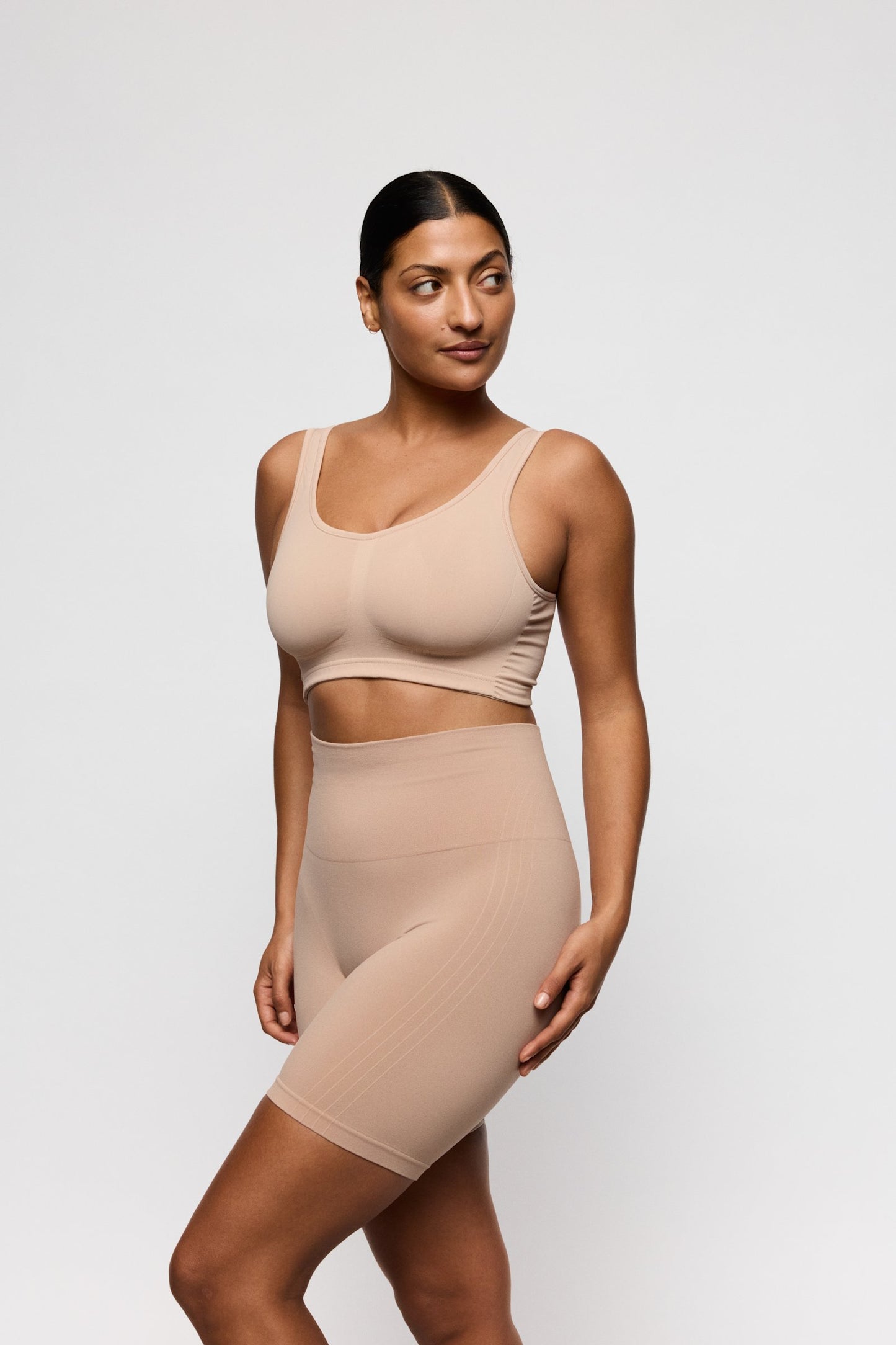 PrimaDonna Nudda Shapewear Long-Leg Shaper on model in Caffé Latte