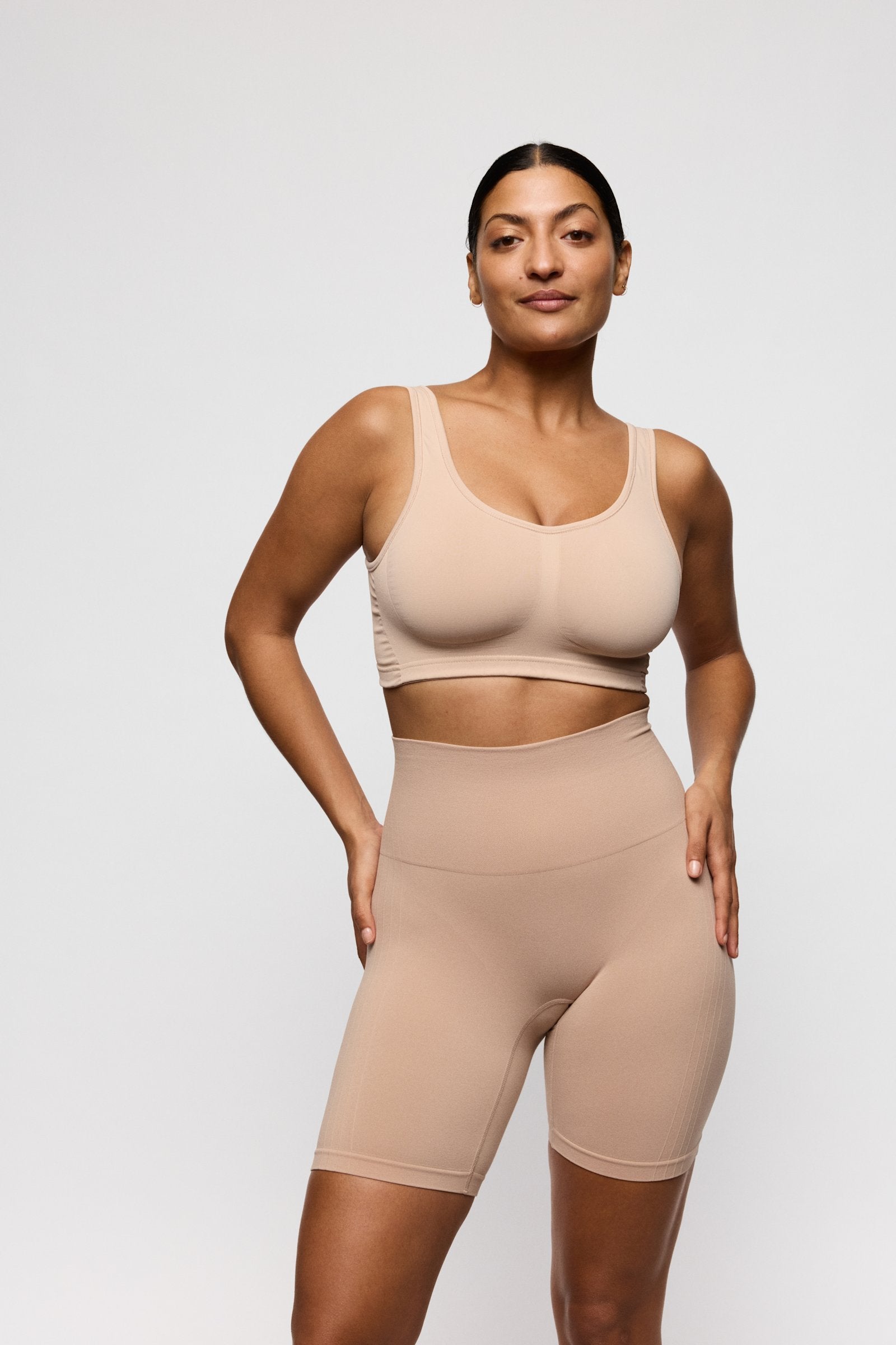 PrimaDonna Nudda Shapewear Long-Leg Shaper on model in Caffé Latte