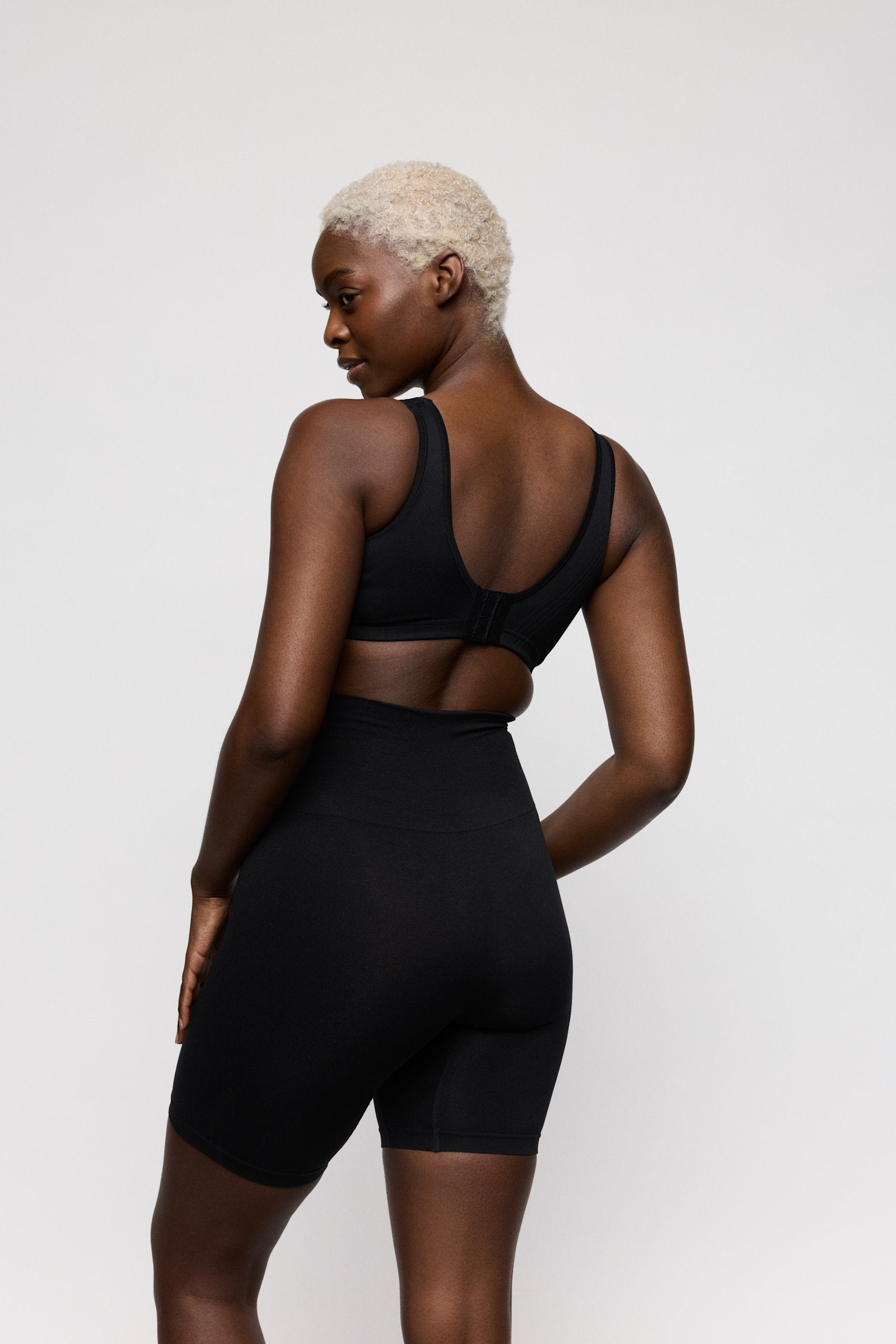 PrimaDonna Nudda Shapewear Long-Leg Shaper on model in Black