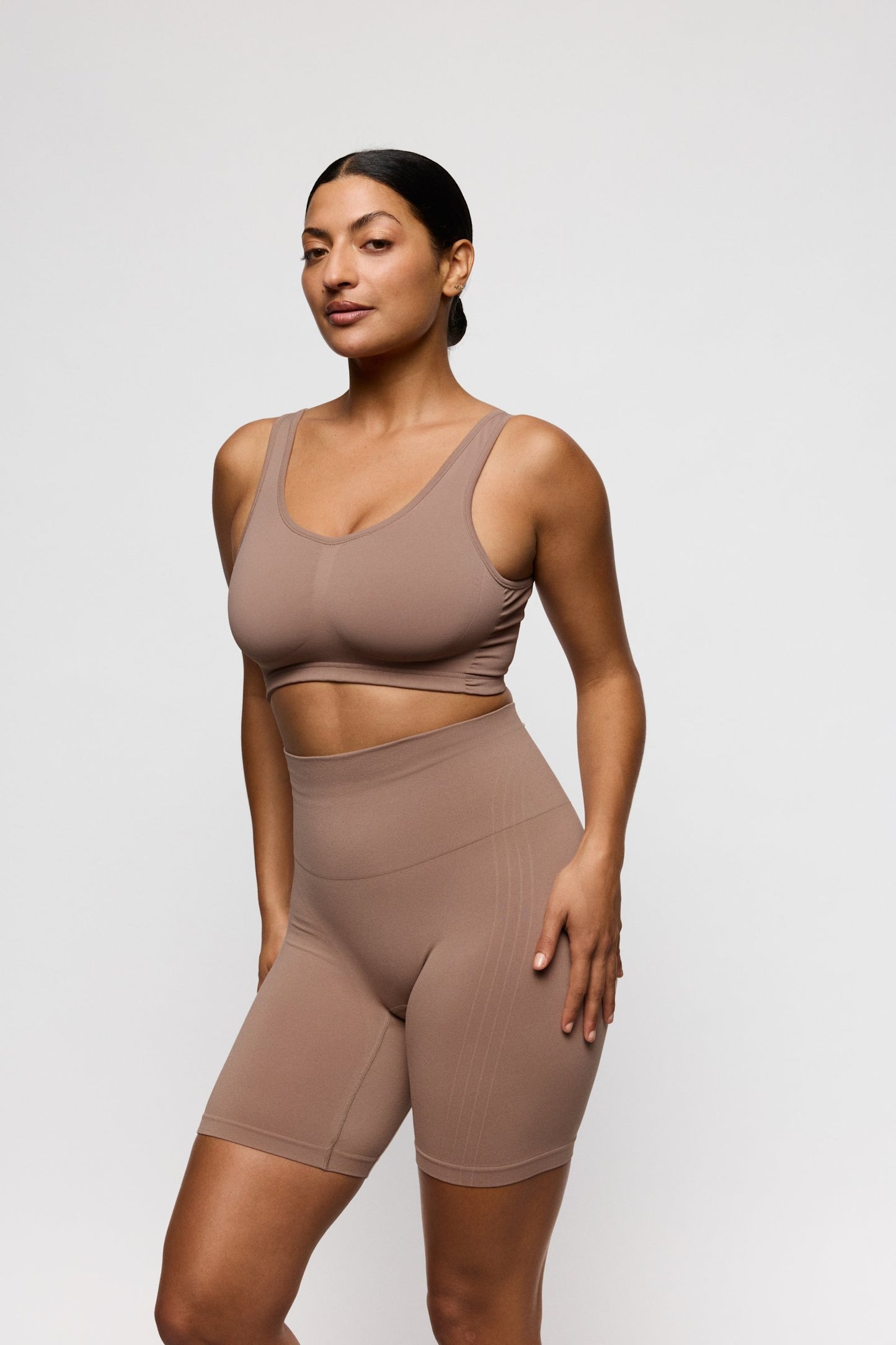 PrimaDonna Nudda Shapewear Long-Leg Shaper on model in Ginger