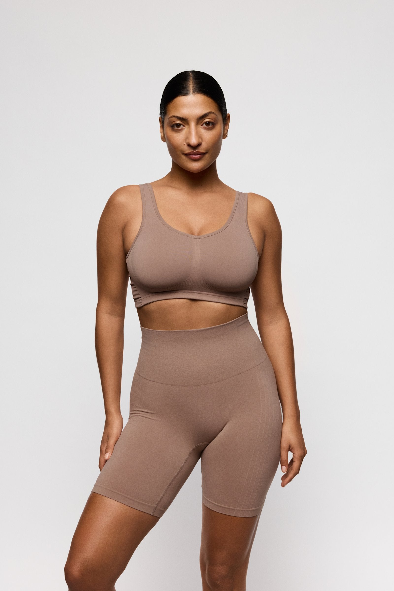 PrimaDonna Nudda Shapewear Long-Leg Shaper on model in Ginger