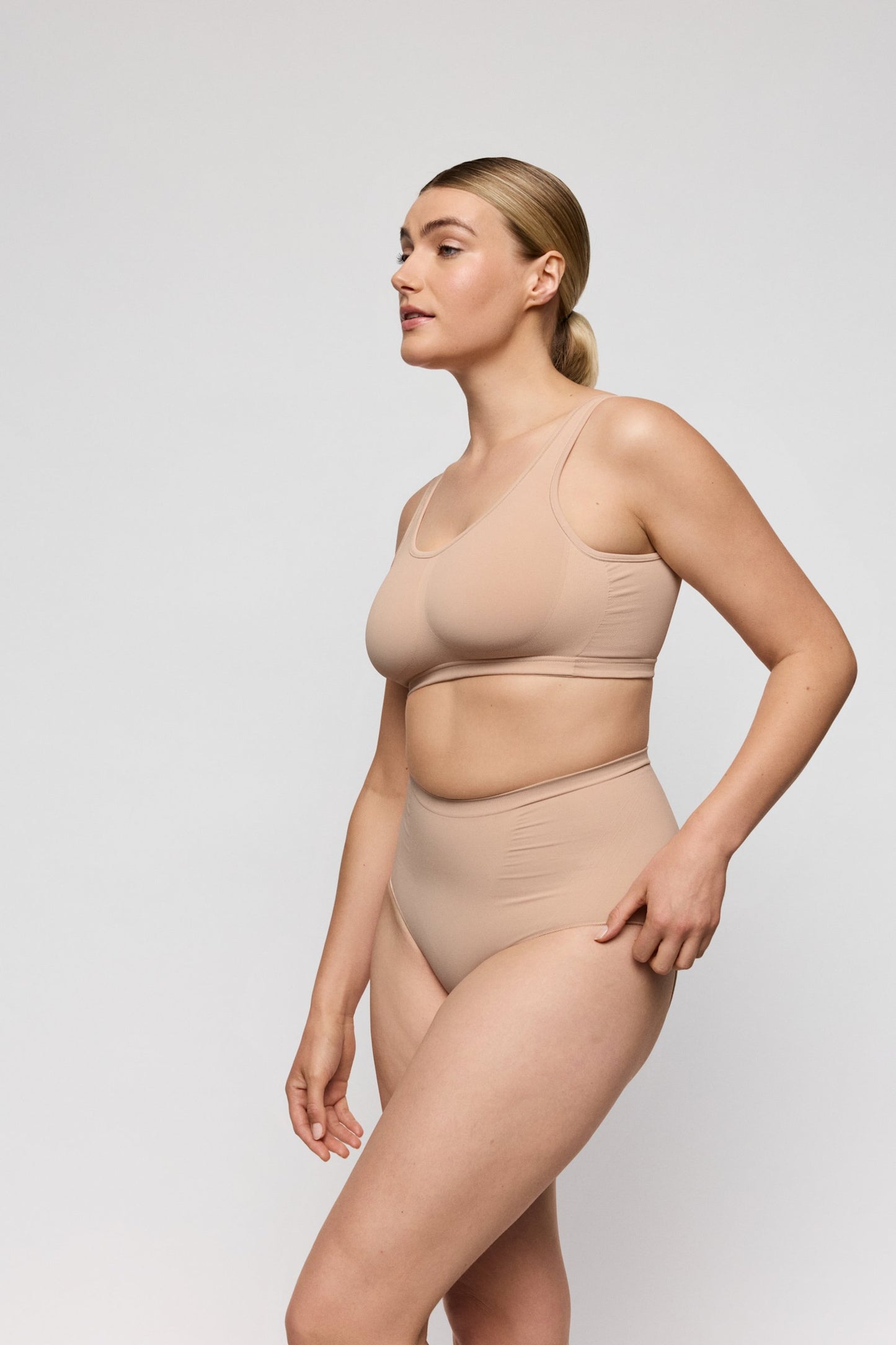 PrimaDonna Nudda Shapewear High Brief on model in Caffé Latte