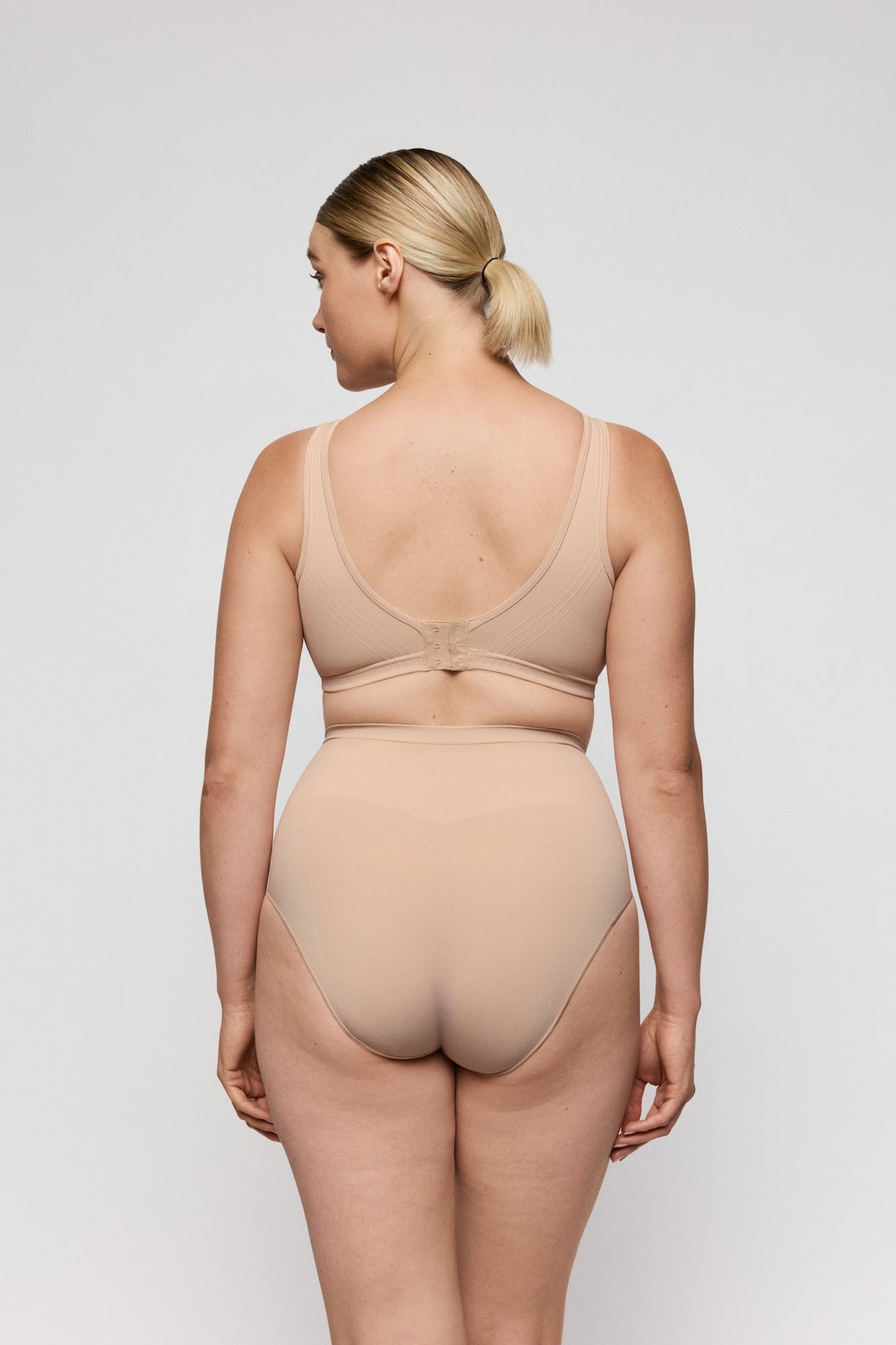PrimaDonna Nudda Shapewear High Brief on model in Caffé Latte
