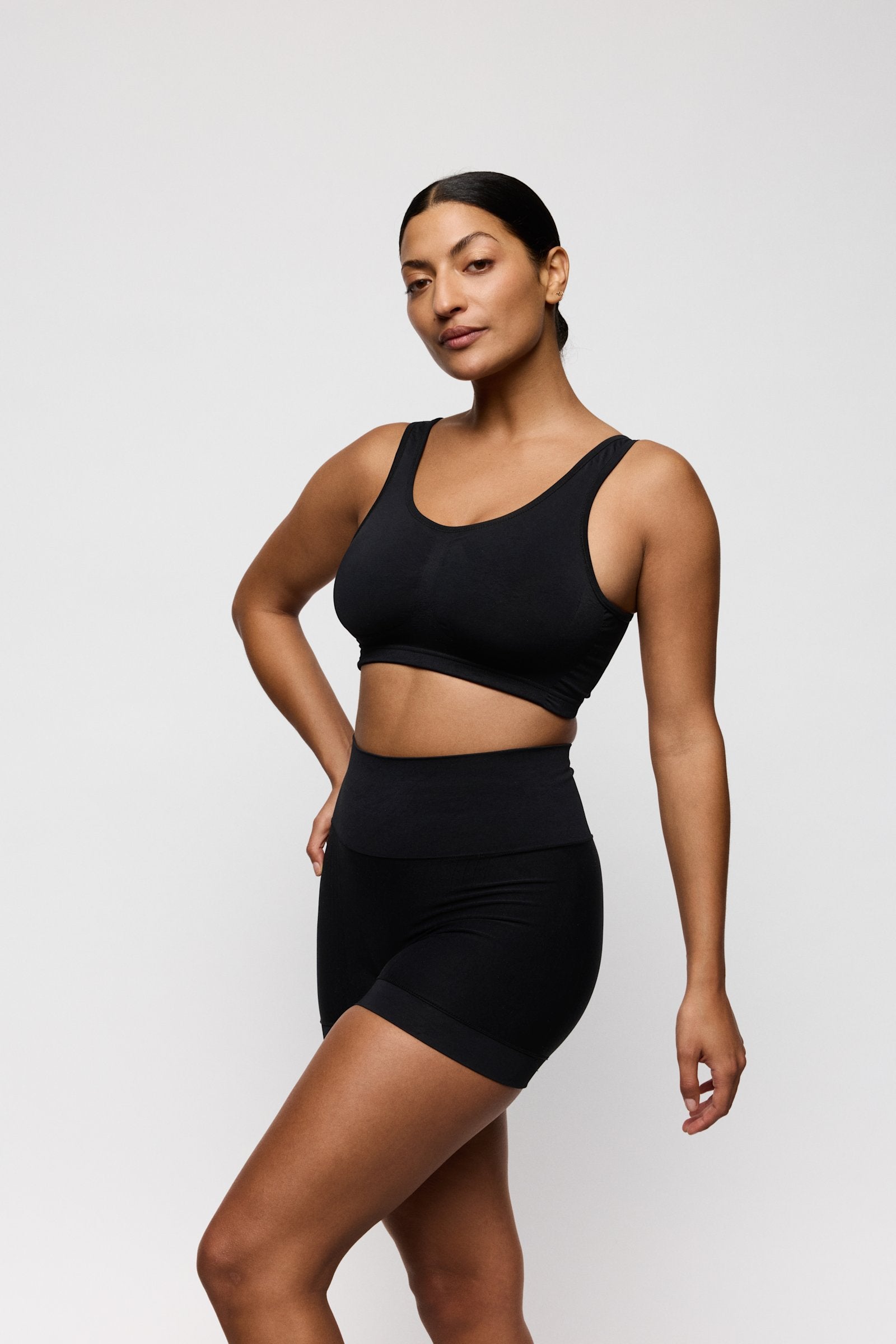 PrimaDonna Nudda Shapewear Long-Leg Shaper on model in Black