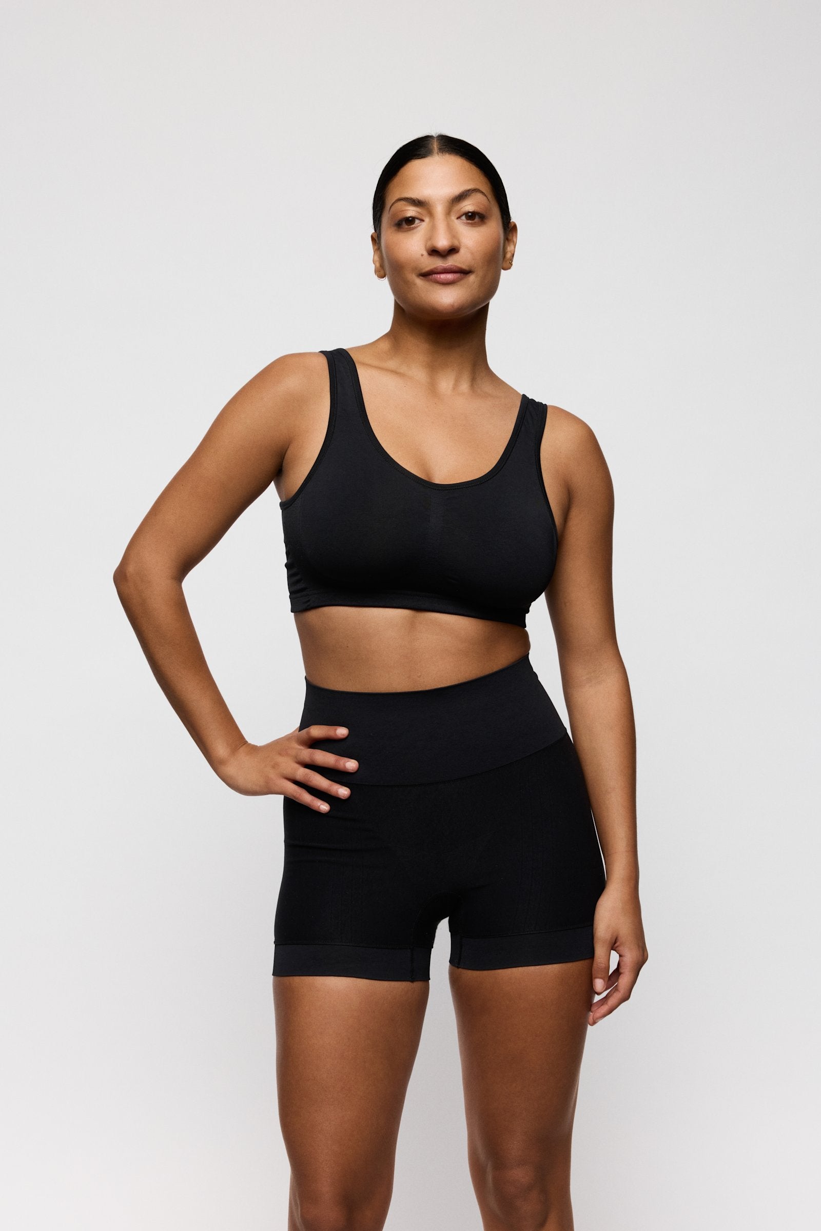 PrimaDonna Nudda Shapewear Long-Leg Shaper on model in Black