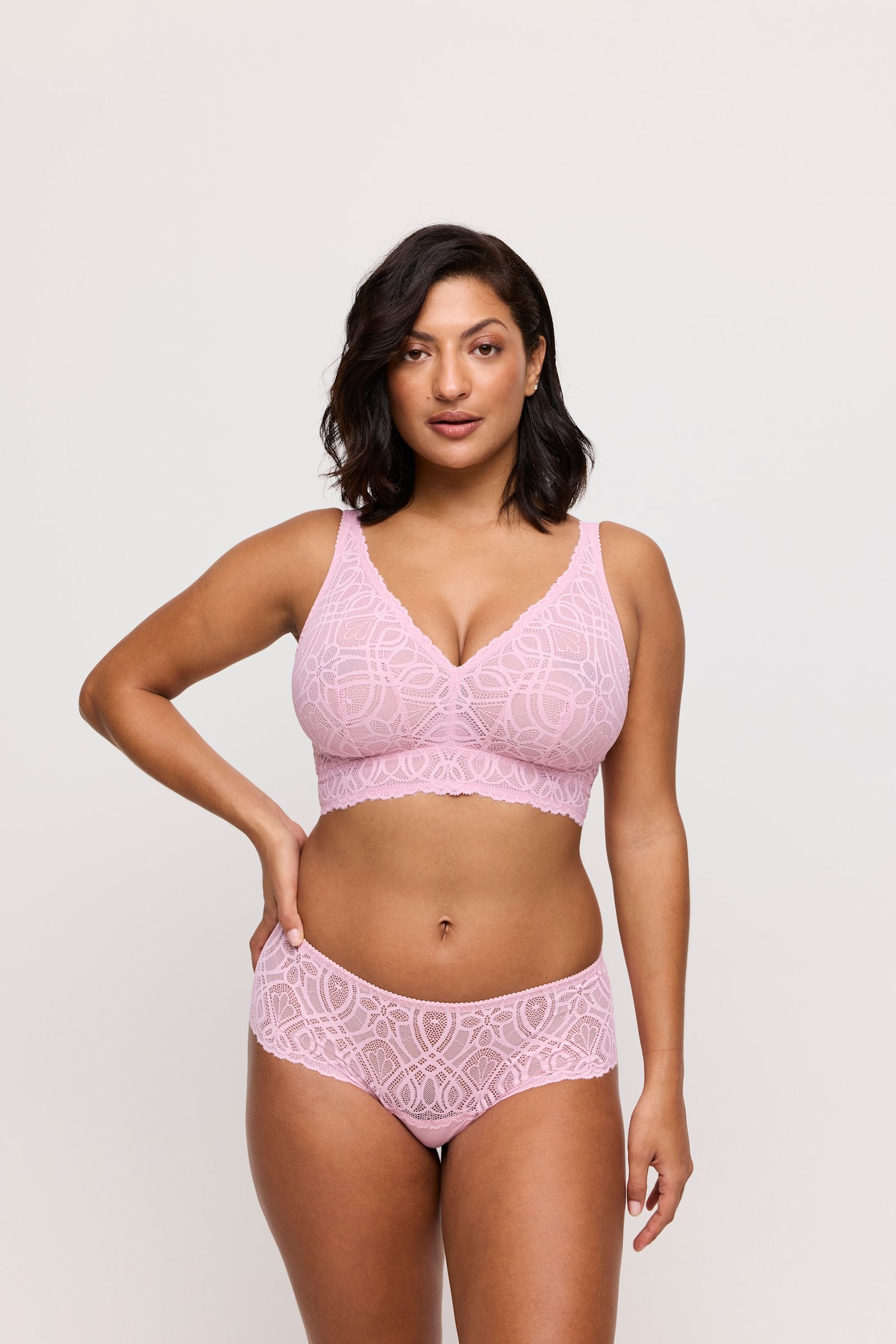 PrimaDonna Salerno Luxury Thong on model in Spring Rose