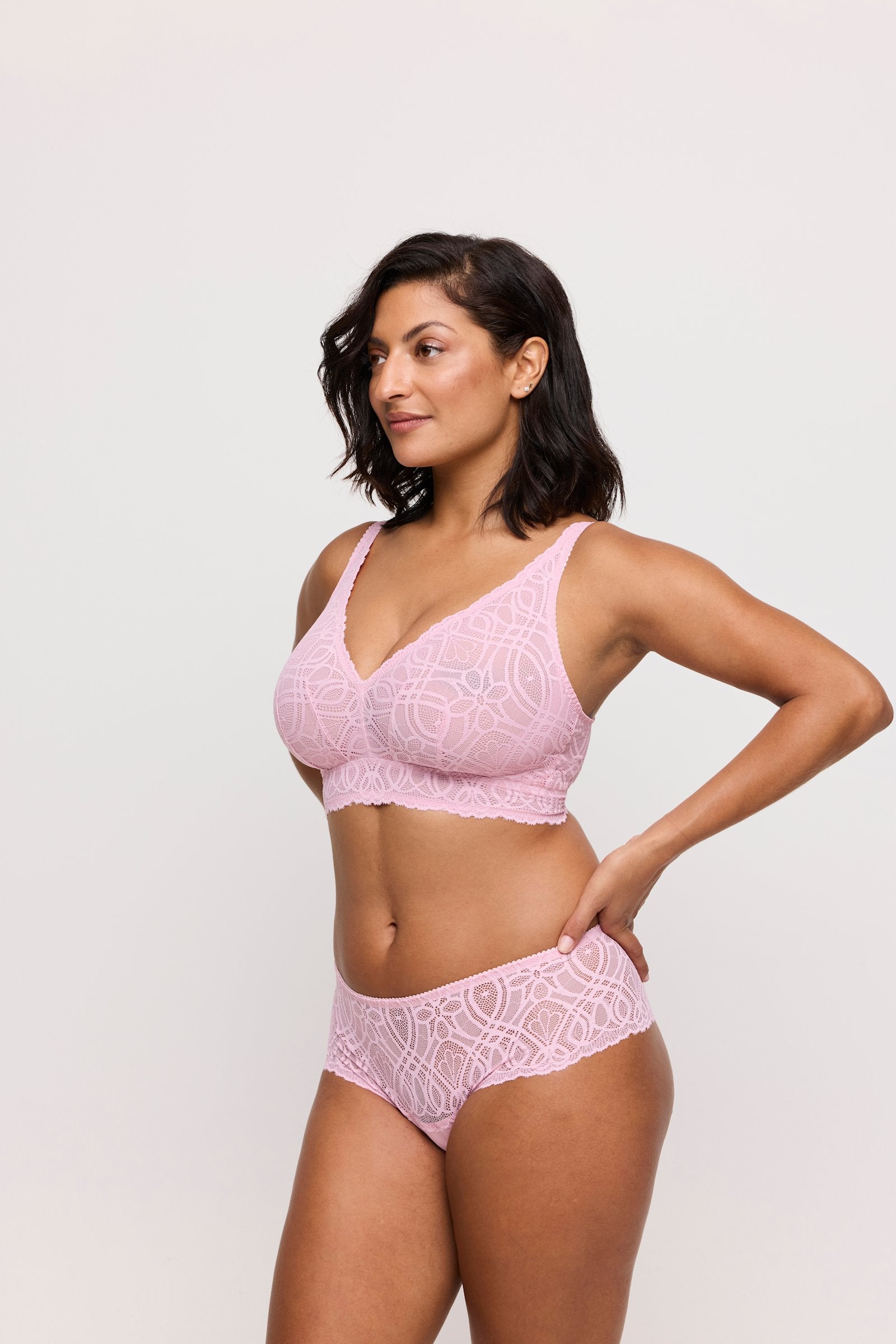 PrimaDonna Salerno Luxury Thong on model in Spring Rose
