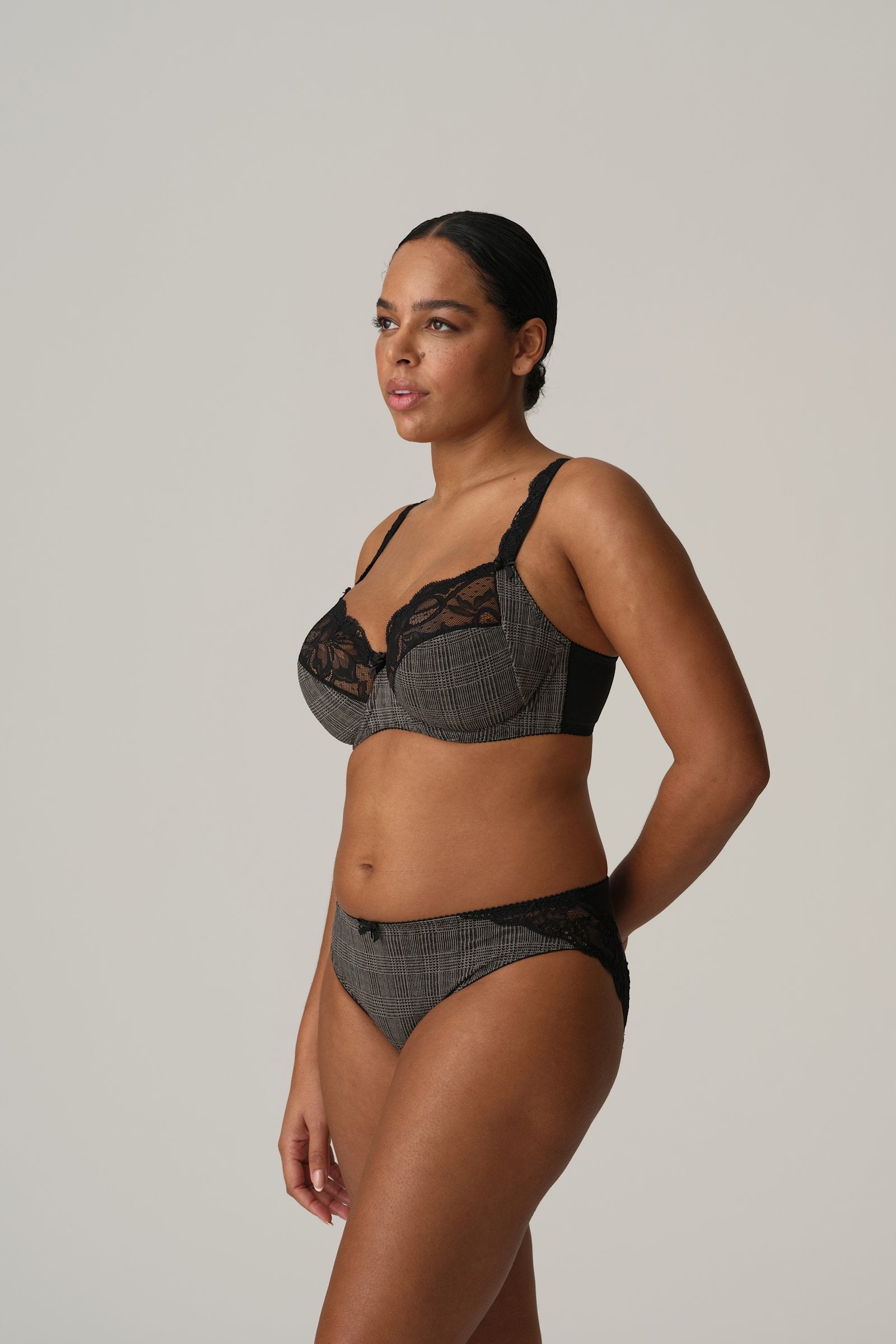 PrimaDonna Madison Rio Brief on model in Black Tailor