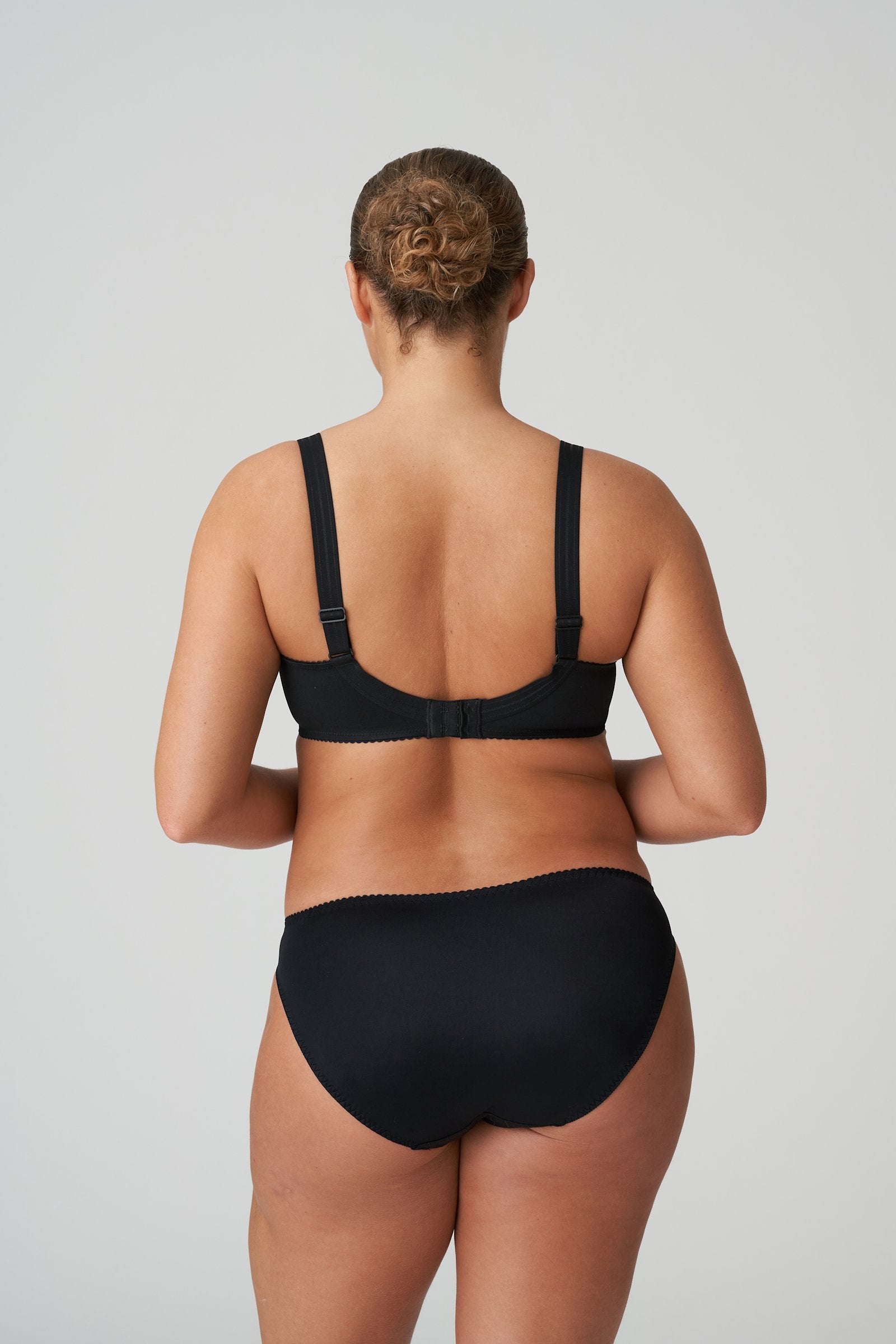 PrimaDonna Deauville Full Cup Bra on model in Black