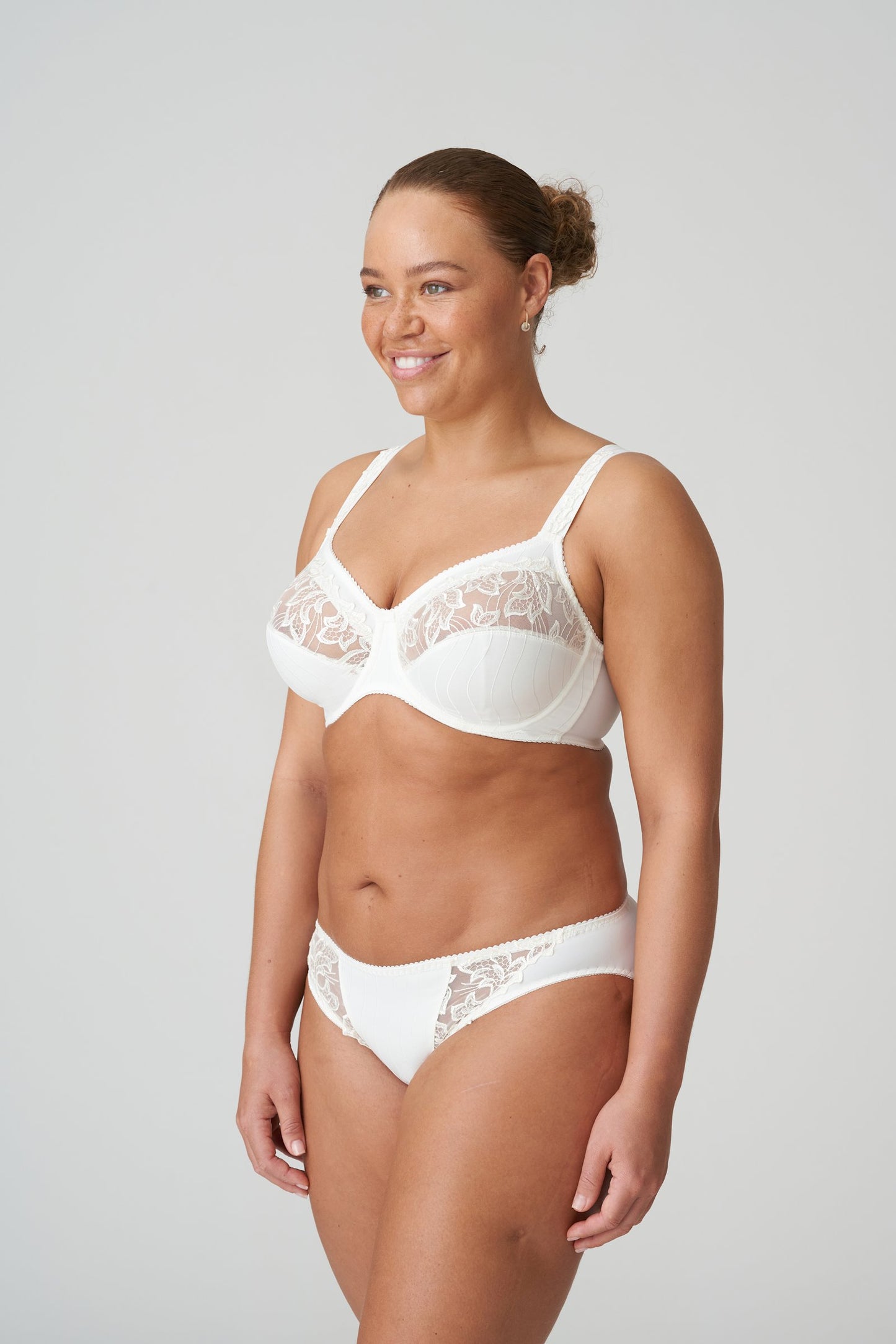 PrimaDonna Deauville Full Cup Bra on model in Natural