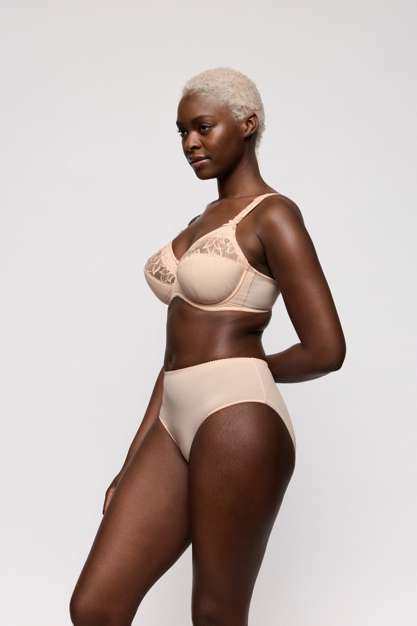 PrimaDonna Deauville Full Brief on model in Venus