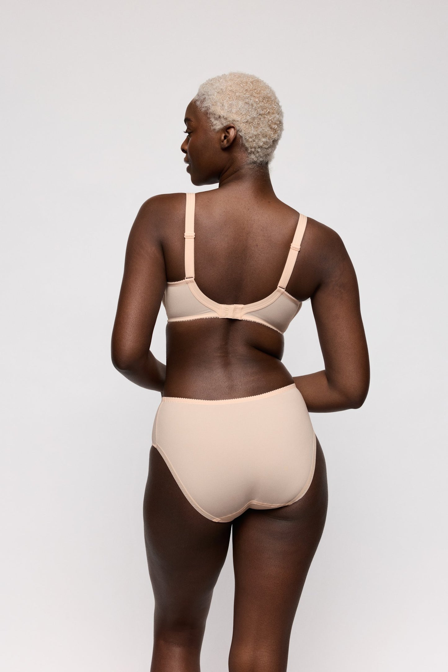 PrimaDonna Deauville Full Brief on model in Venus