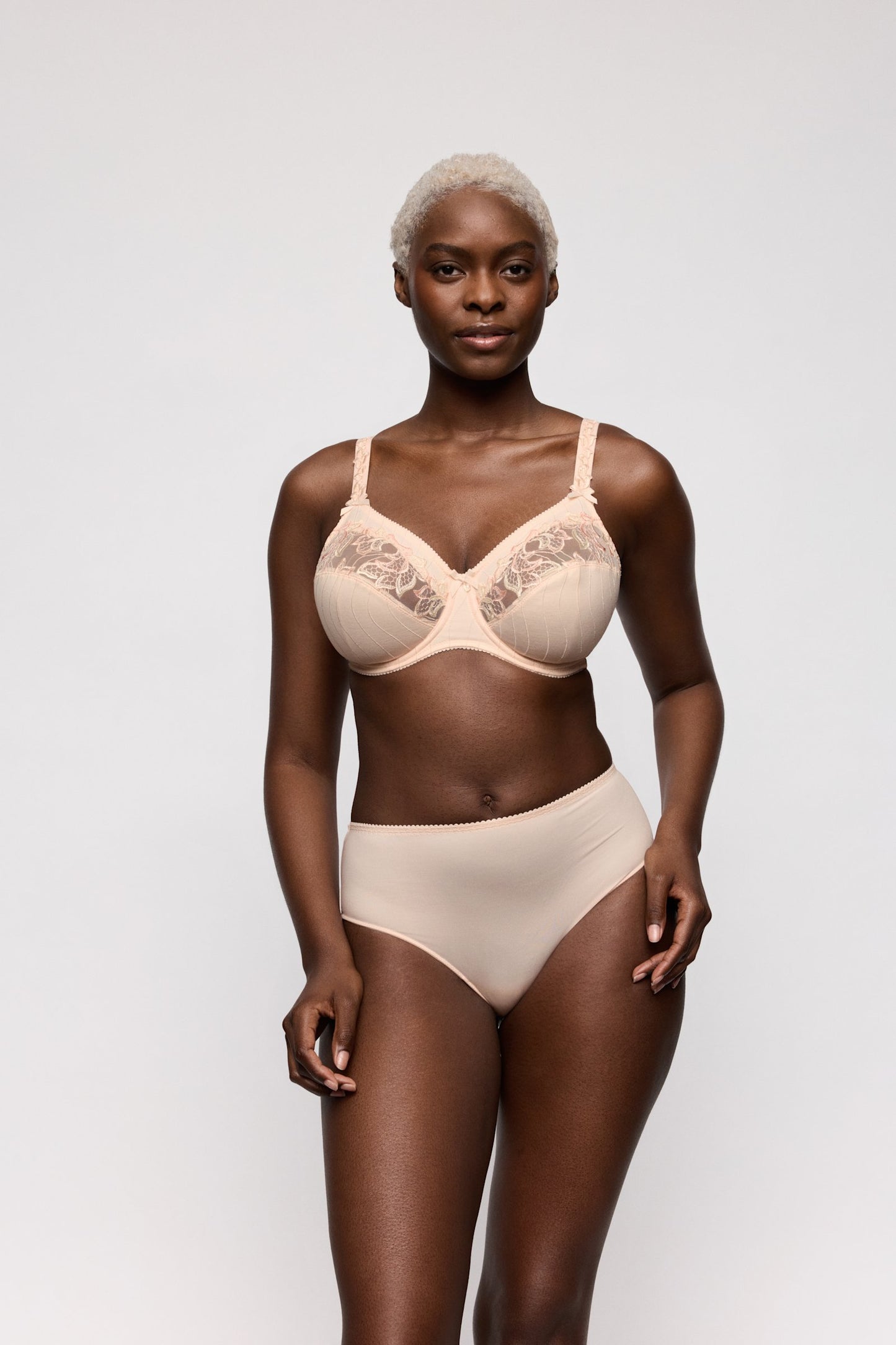 PrimaDonna Deauville Full Brief on model in Venus