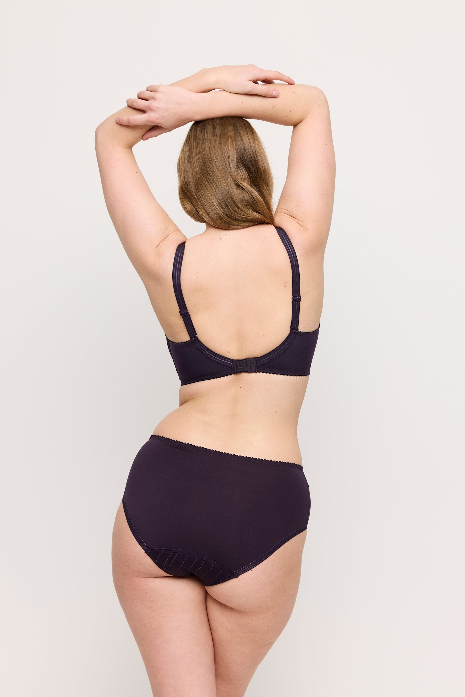 PrimaDonna Deauville Full Cup Bra on model in Amethyst Gem