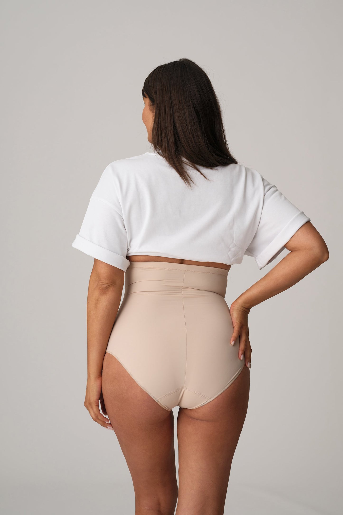 PrimaDonna Perle Shapewear High Brief on model in Caffé Latte