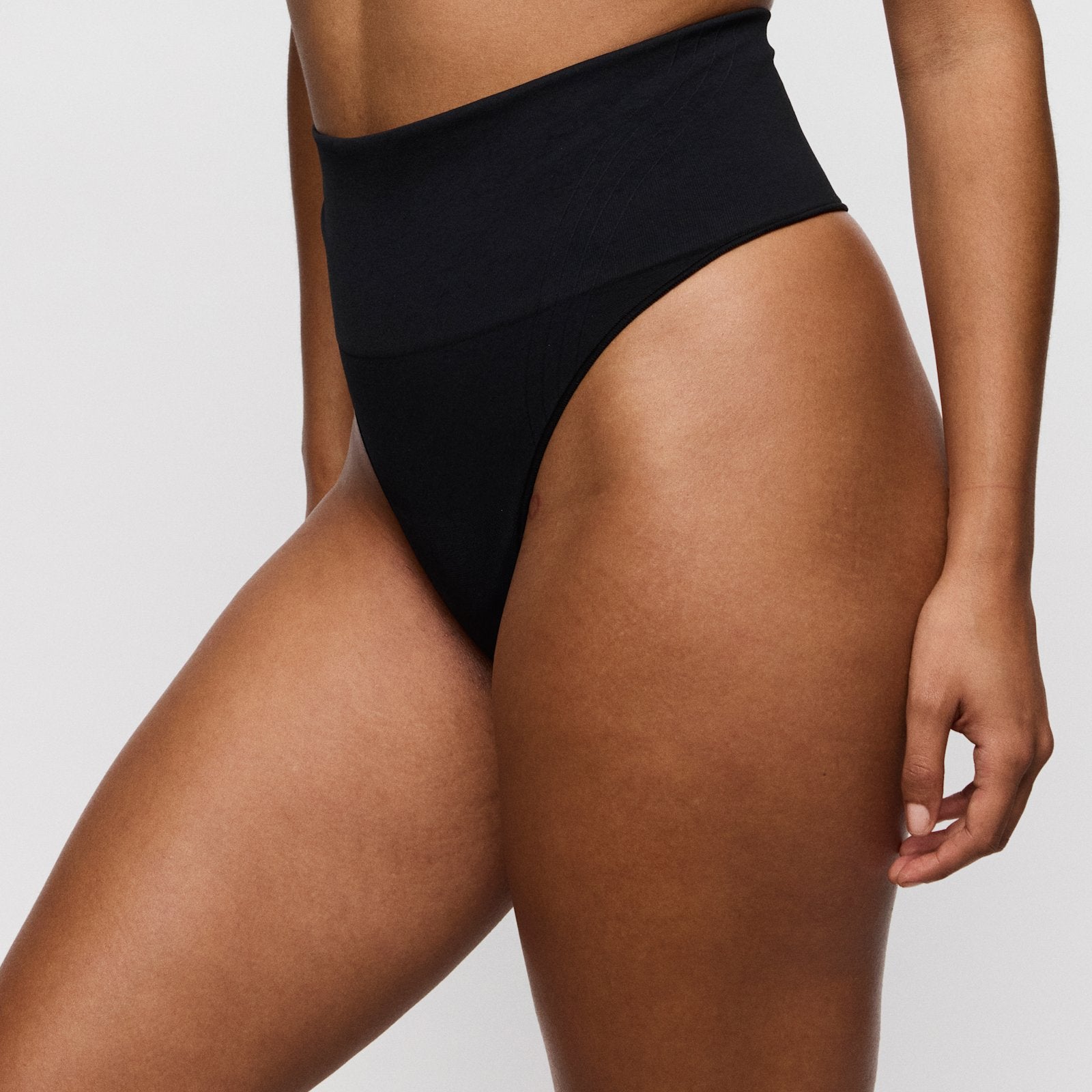 PrimaDonna Nudda Shapewear Thong in Black