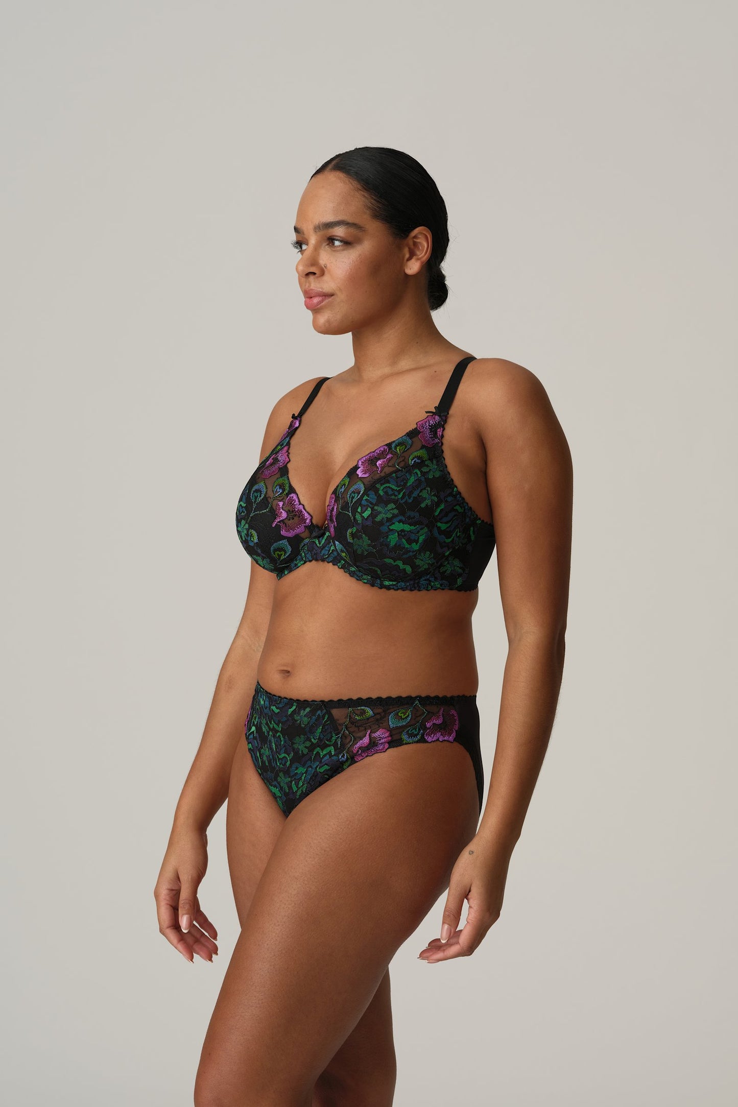 PrimaDonna San Angel Plunge Bra on model in Peacock Feather