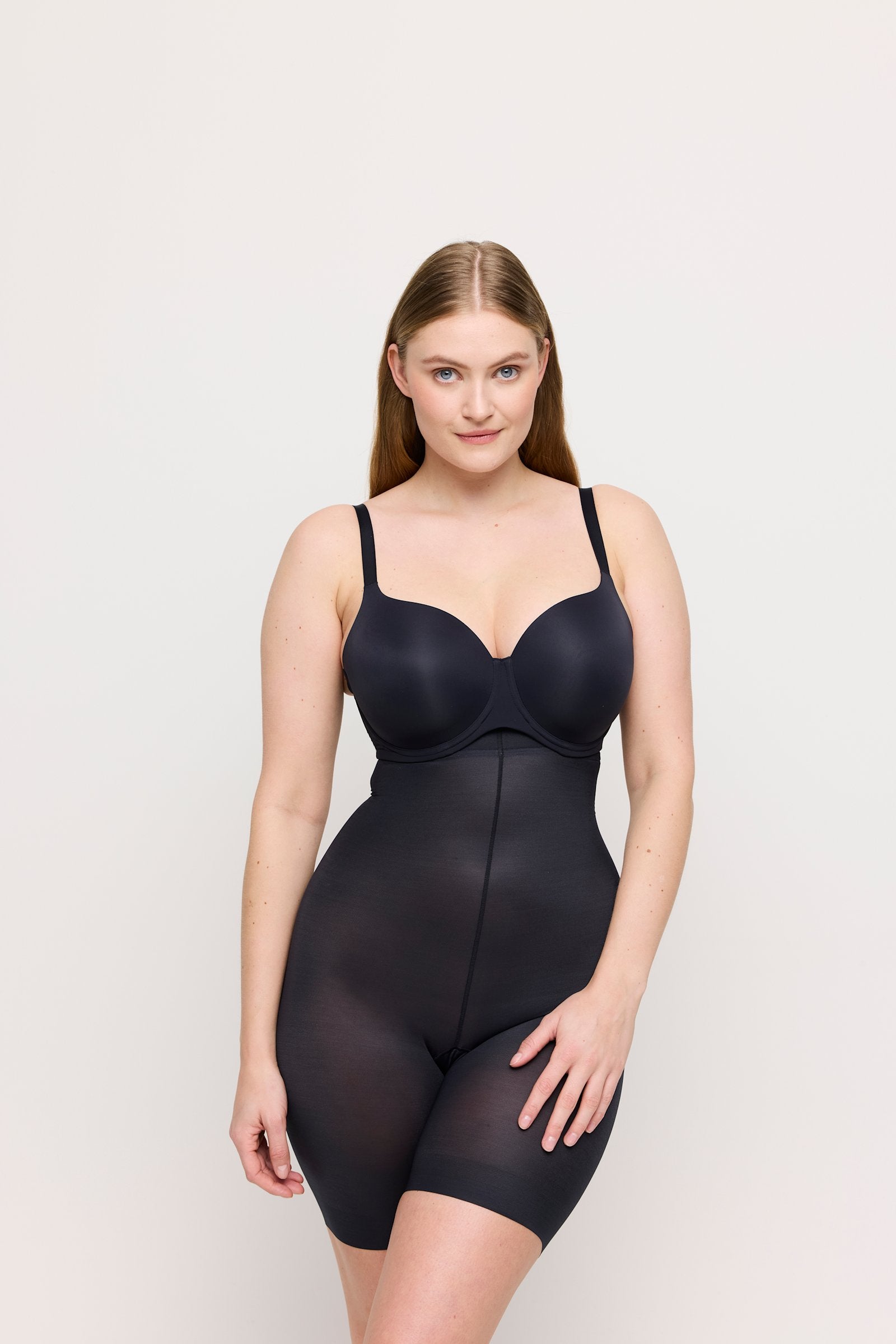 PrimaDonna Figuras Full Brief on model in Charcoal