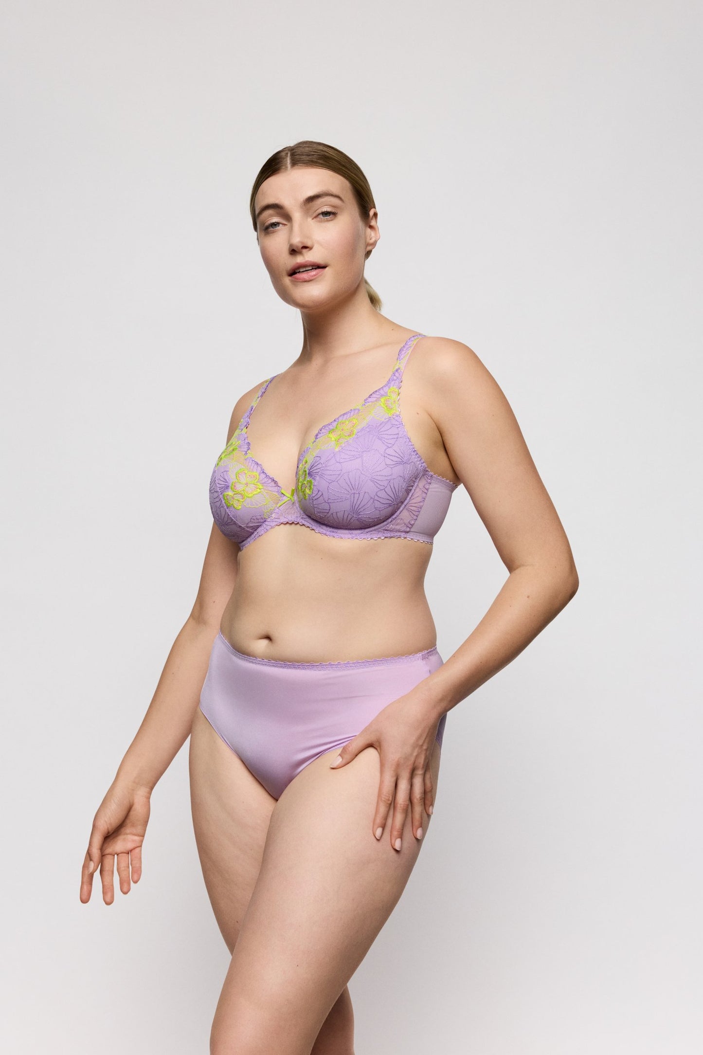PrimaDonna Ixia Padded Plunge Bra on model in Wisteria