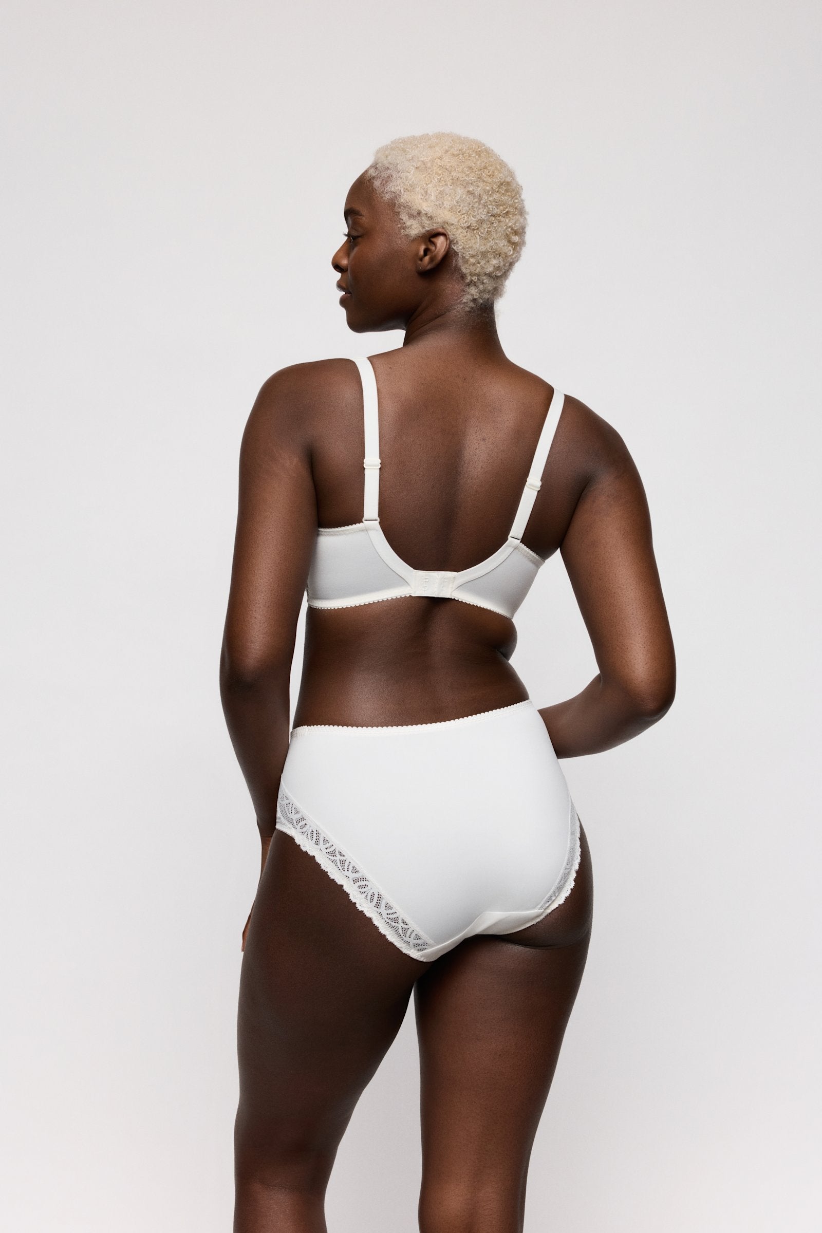 PrimaDonna Salerno Full Brief on model in Natural