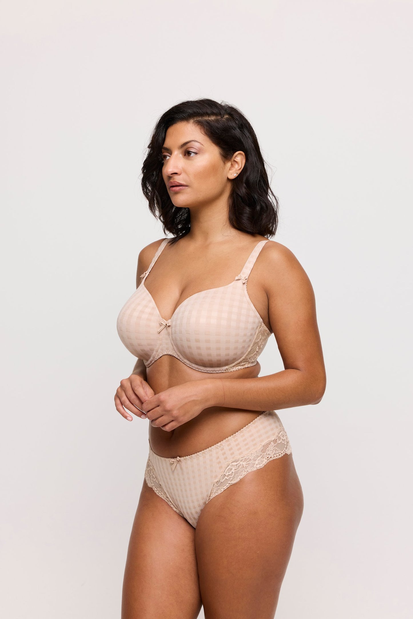 PrimaDonna Madison Hotpant on model in Caffé Latte