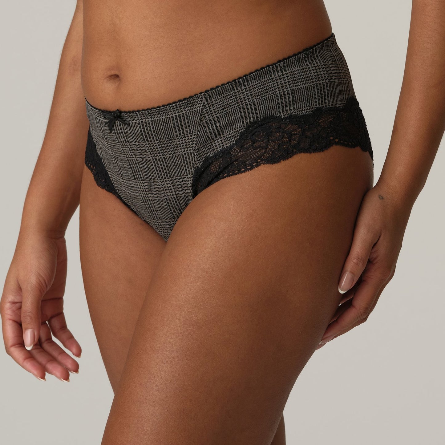 PrimaDonna Madison Hotpant in Black Tailor