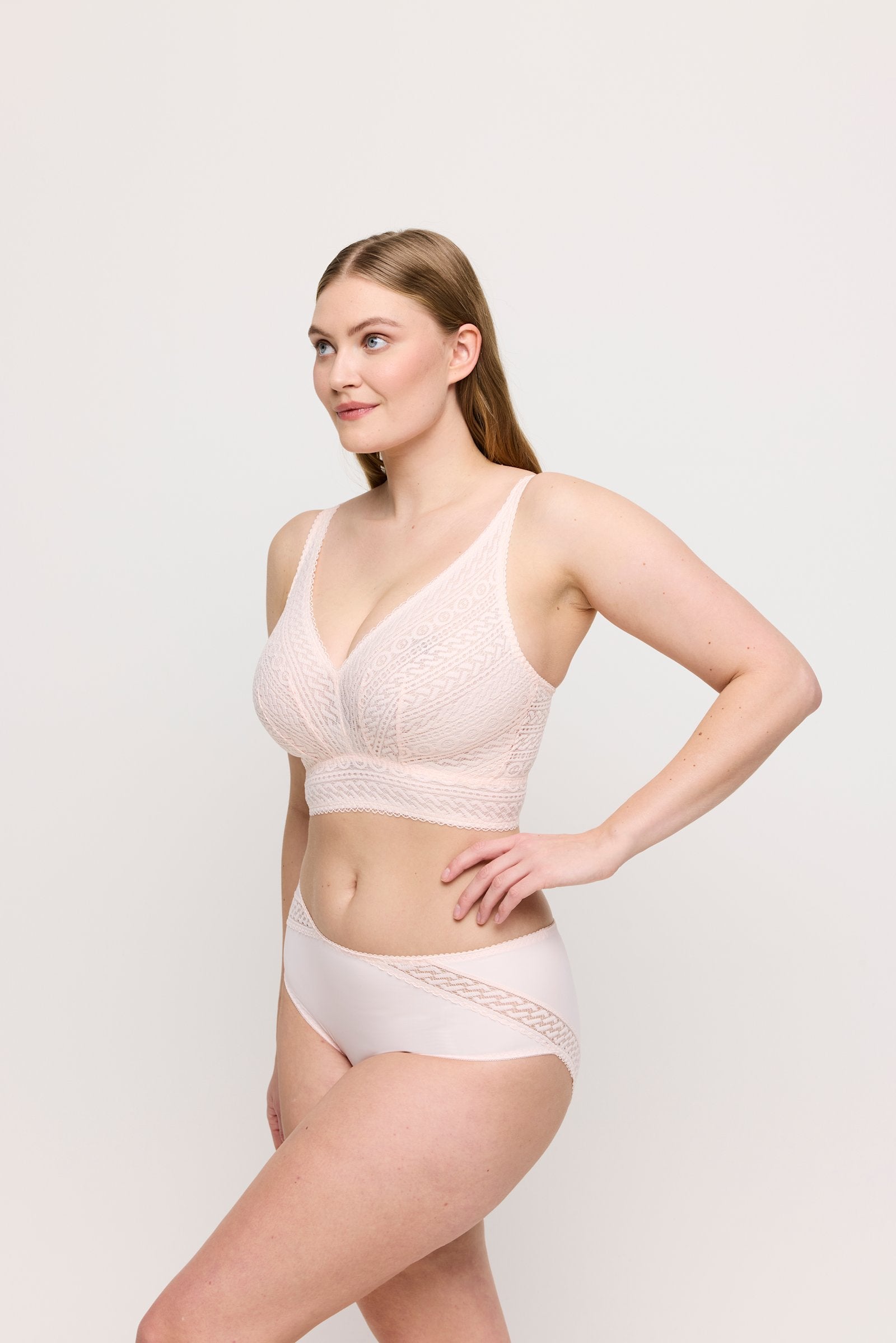 PrimaDonna Montara Full Brief on model in Crystal Pink