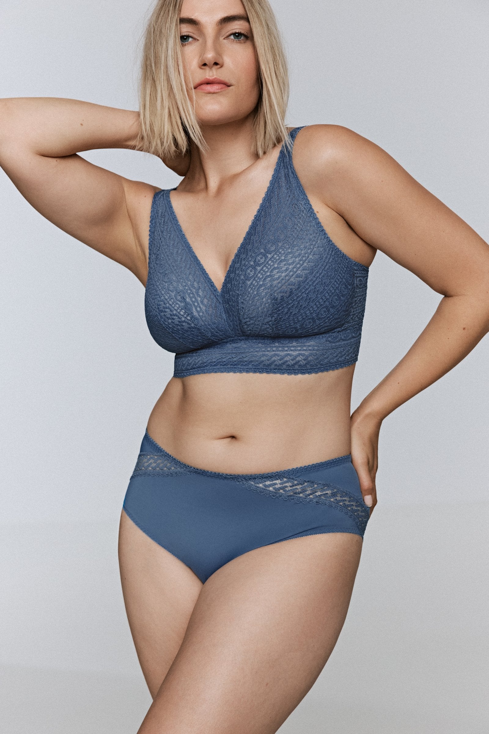 PrimaDonna Montara Luxury Thong styled on model in Regatta