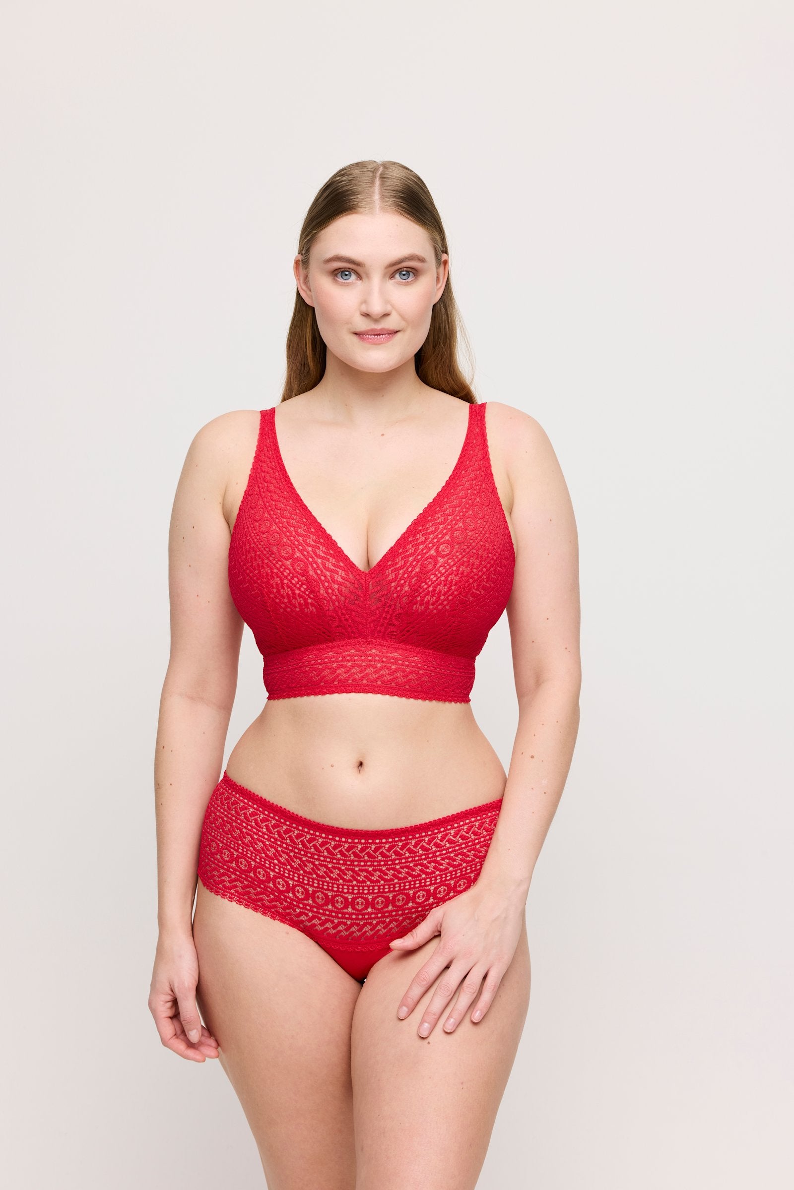 PrimaDonna Montara Luxury Thong on model in True Red