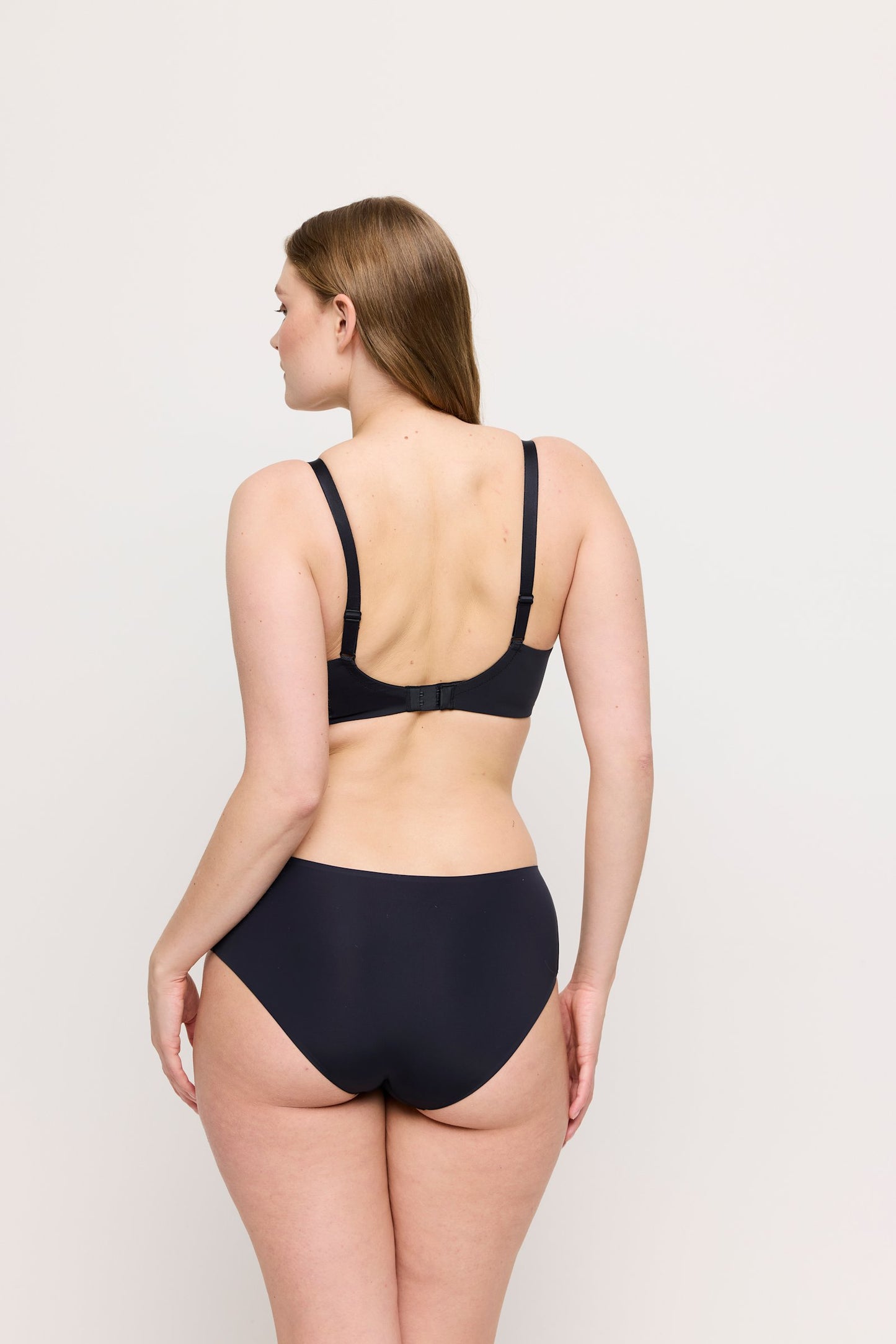 PrimaDonna Figuras Full Brief on model in Charcoal