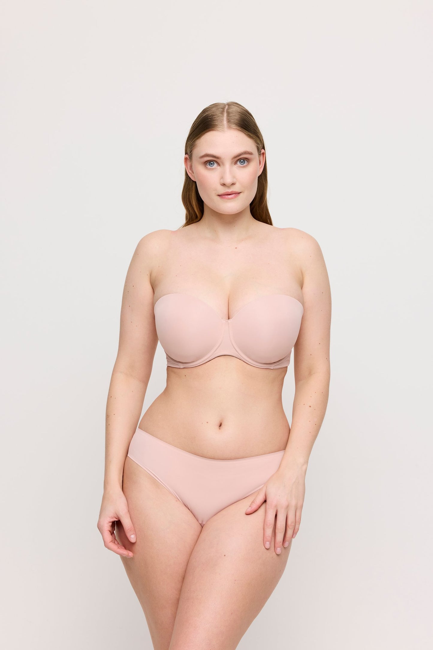 PrimaDonna Figuras Rio Brief on model in Powder Rose