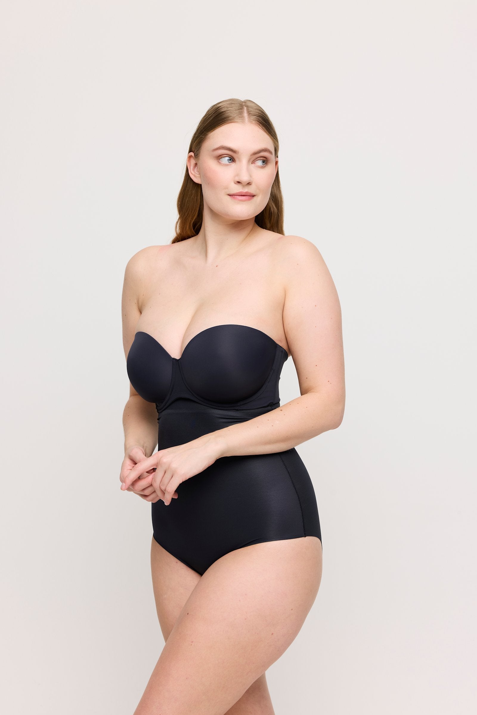 PrimaDonna Figuras Full Brief on model in Charcoal