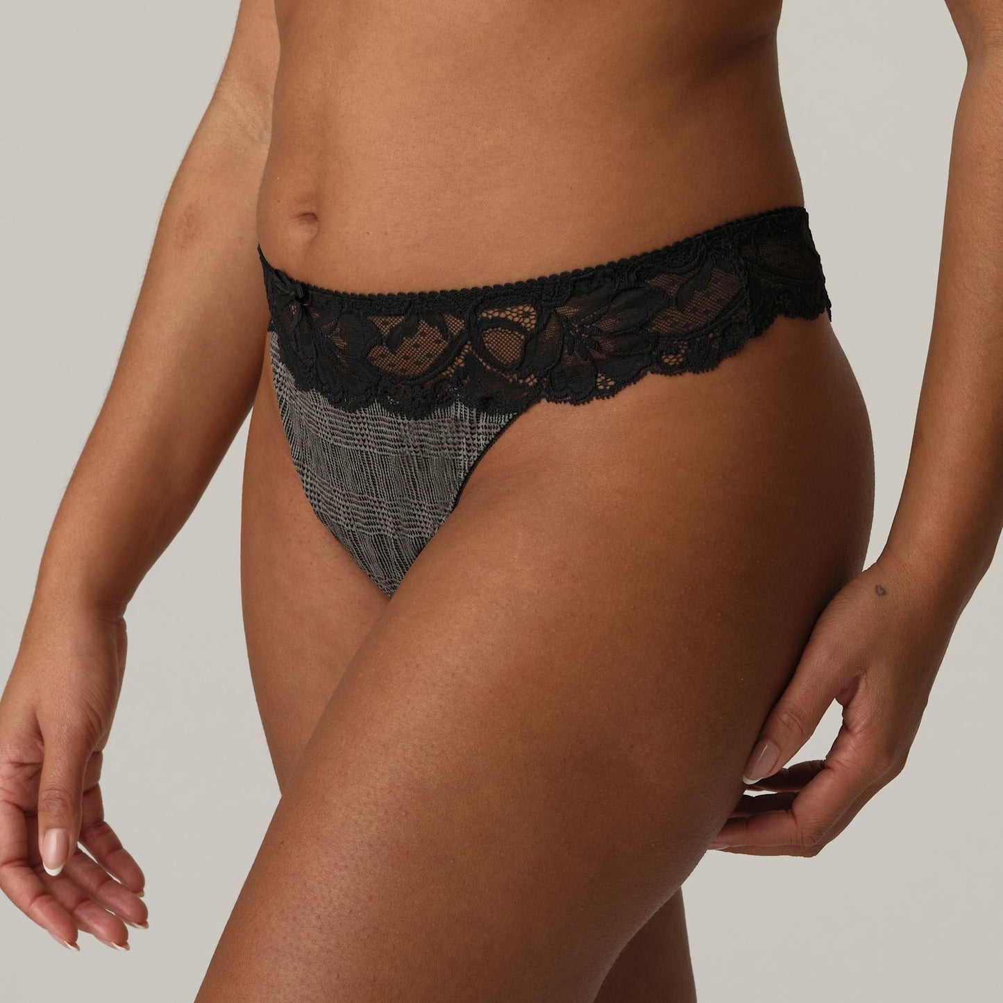 PrimaDonna Madison Thong in Black Tailor