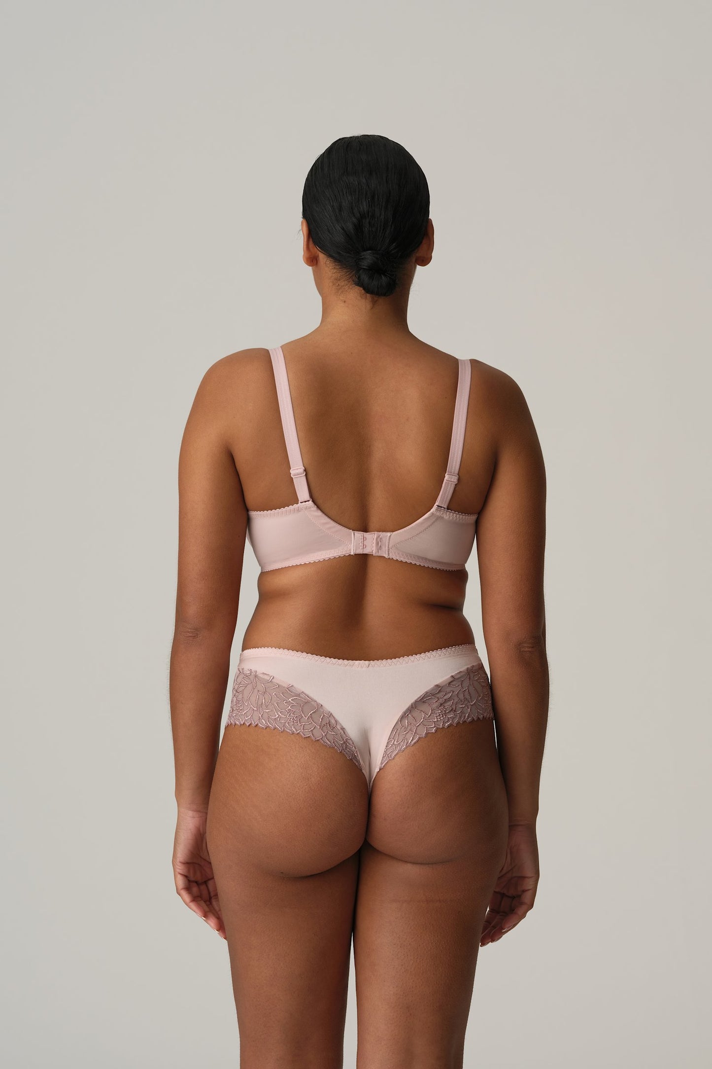 PrimaDonna Monterrey Luxury Thong on model in Vintage Pink