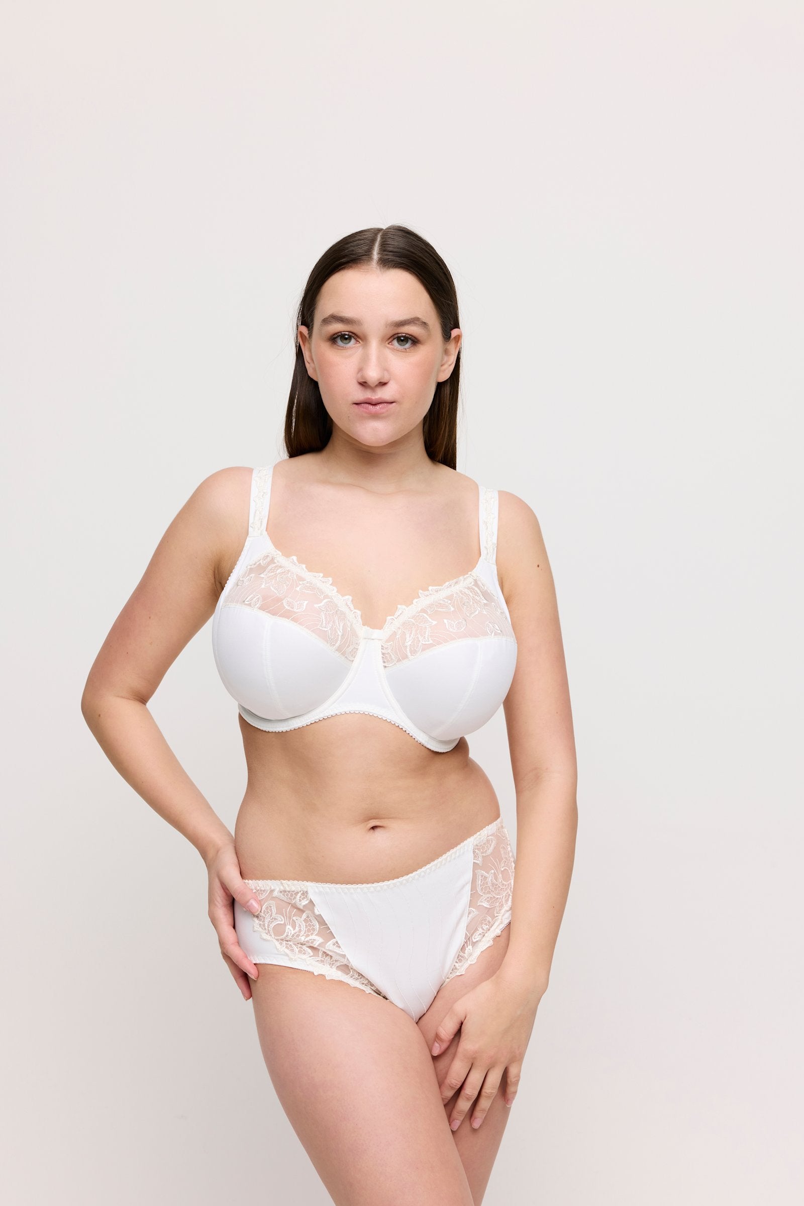 PrimaDonna Deauville Full Cup Bra on model in Natural